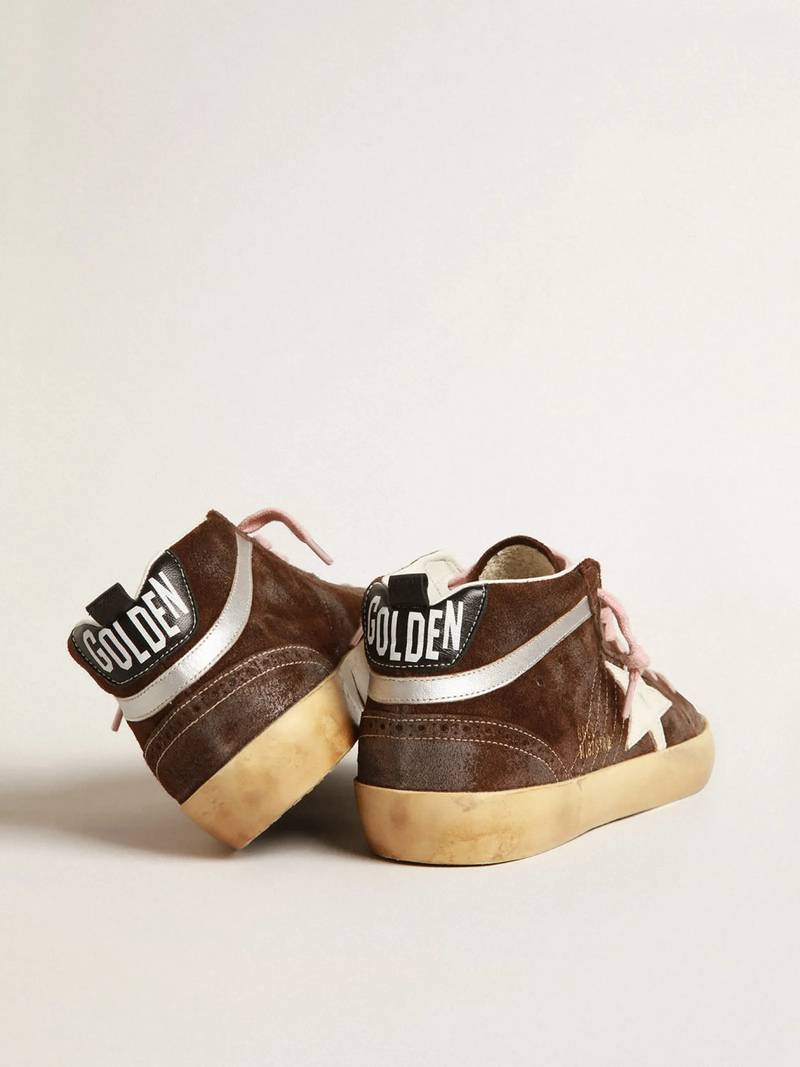 Sale Golden Goose Mid Star de suede marrom com estrela de couro branco Cabedal de suede marrom