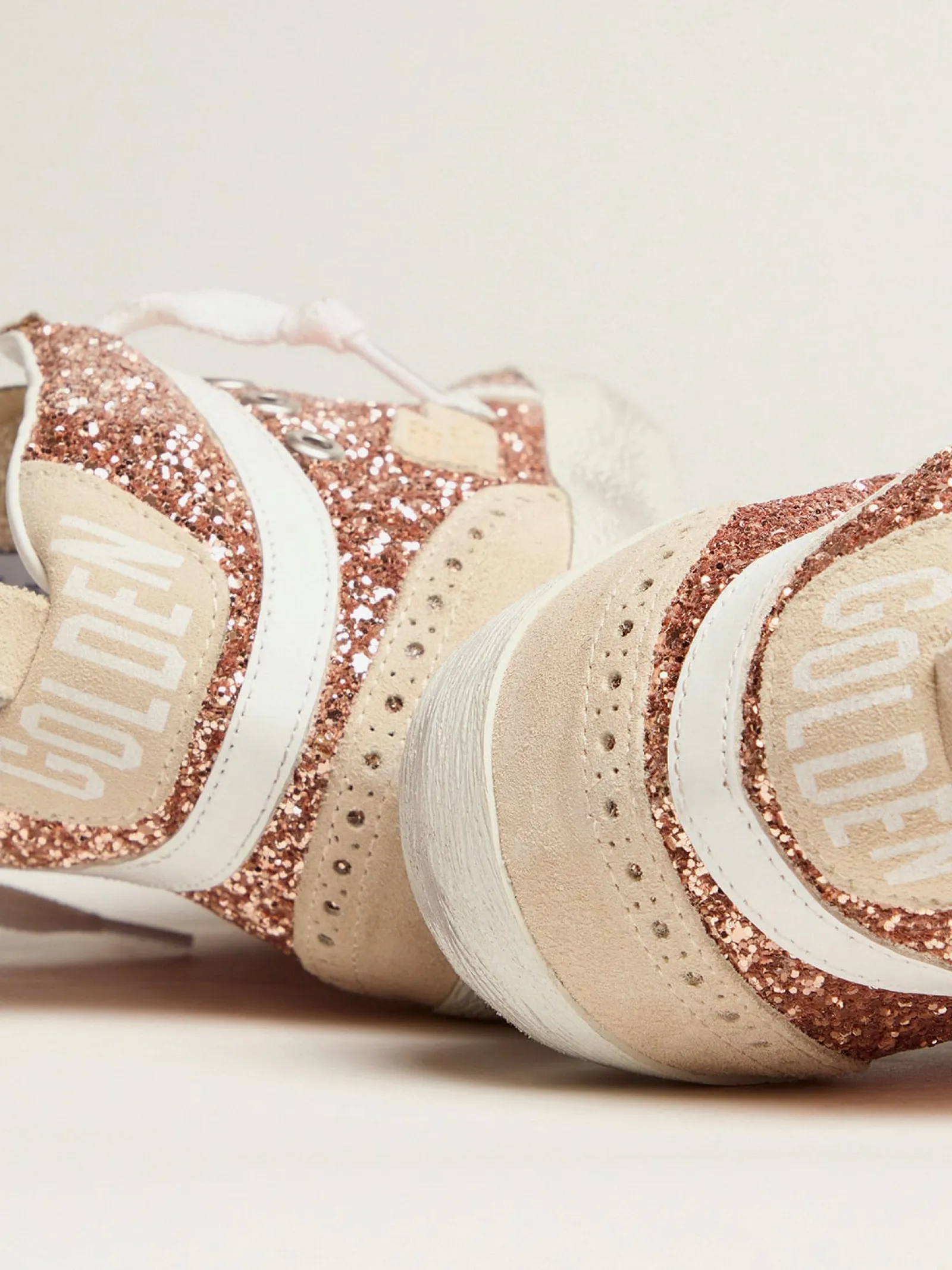 Clearance Golden Goose Mid Star feminino com glitter dourado Cabedal: 54% couro bovino, 32% polietileno tereftalato, 14% algodão