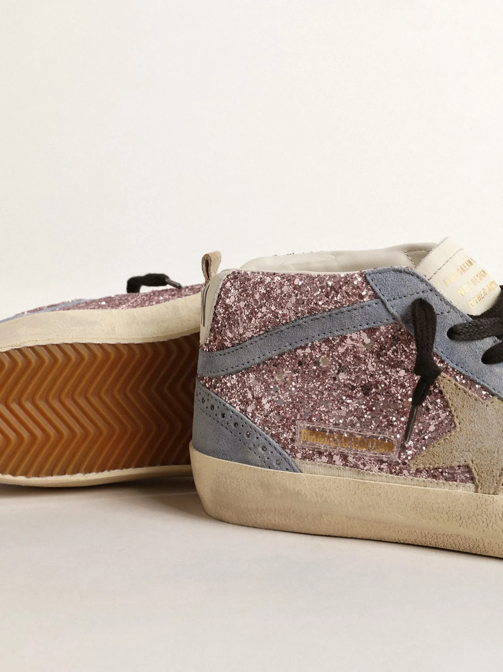 Fashion Golden Goose Mid Star LTD de glitter lilás com inserções de suede azul Cabedal de glitter lilás