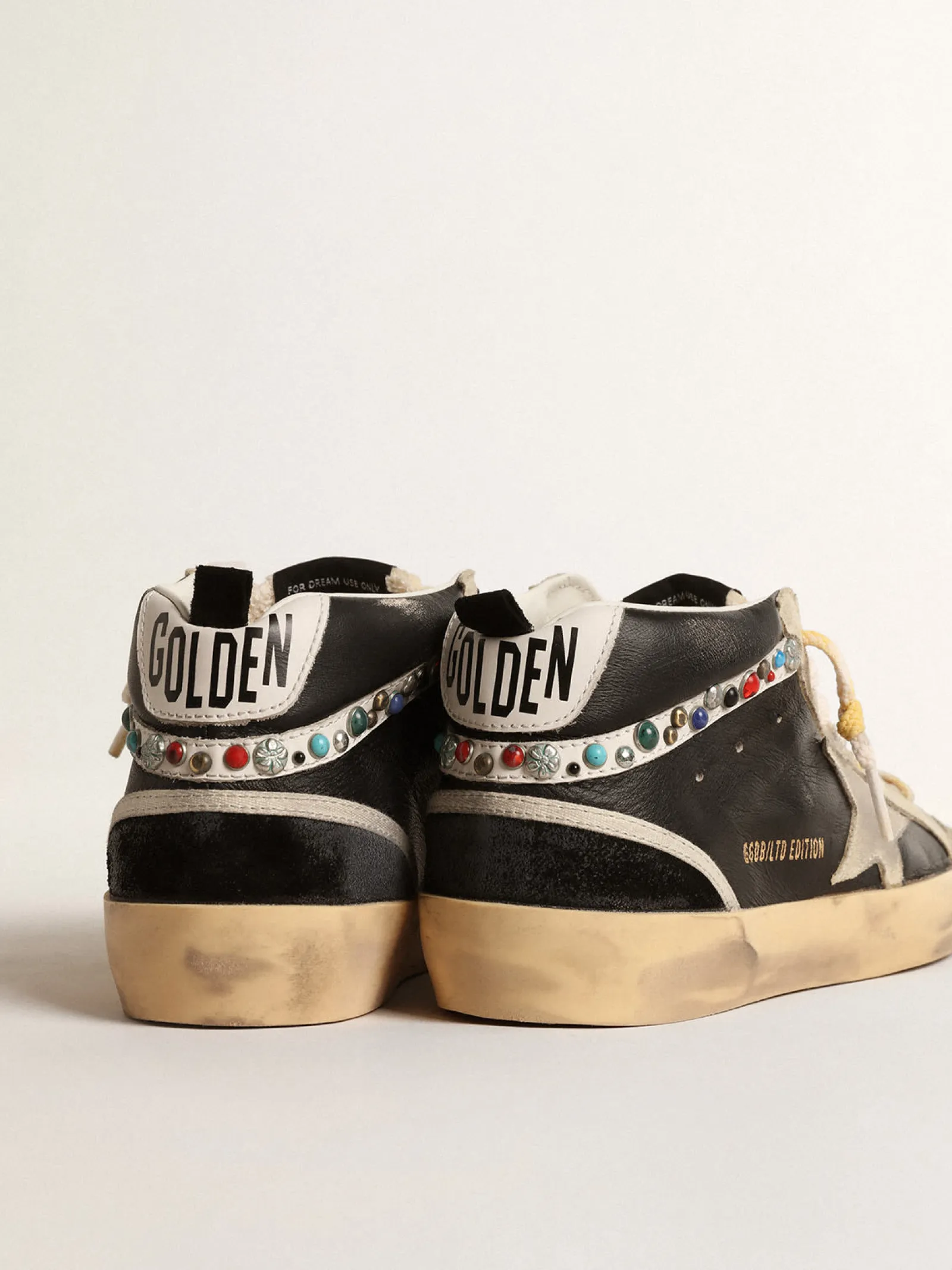 Clearance Golden Goose Mid Star LTD de napa com estrela de suede e lista com tachas Cabedal de napa preta