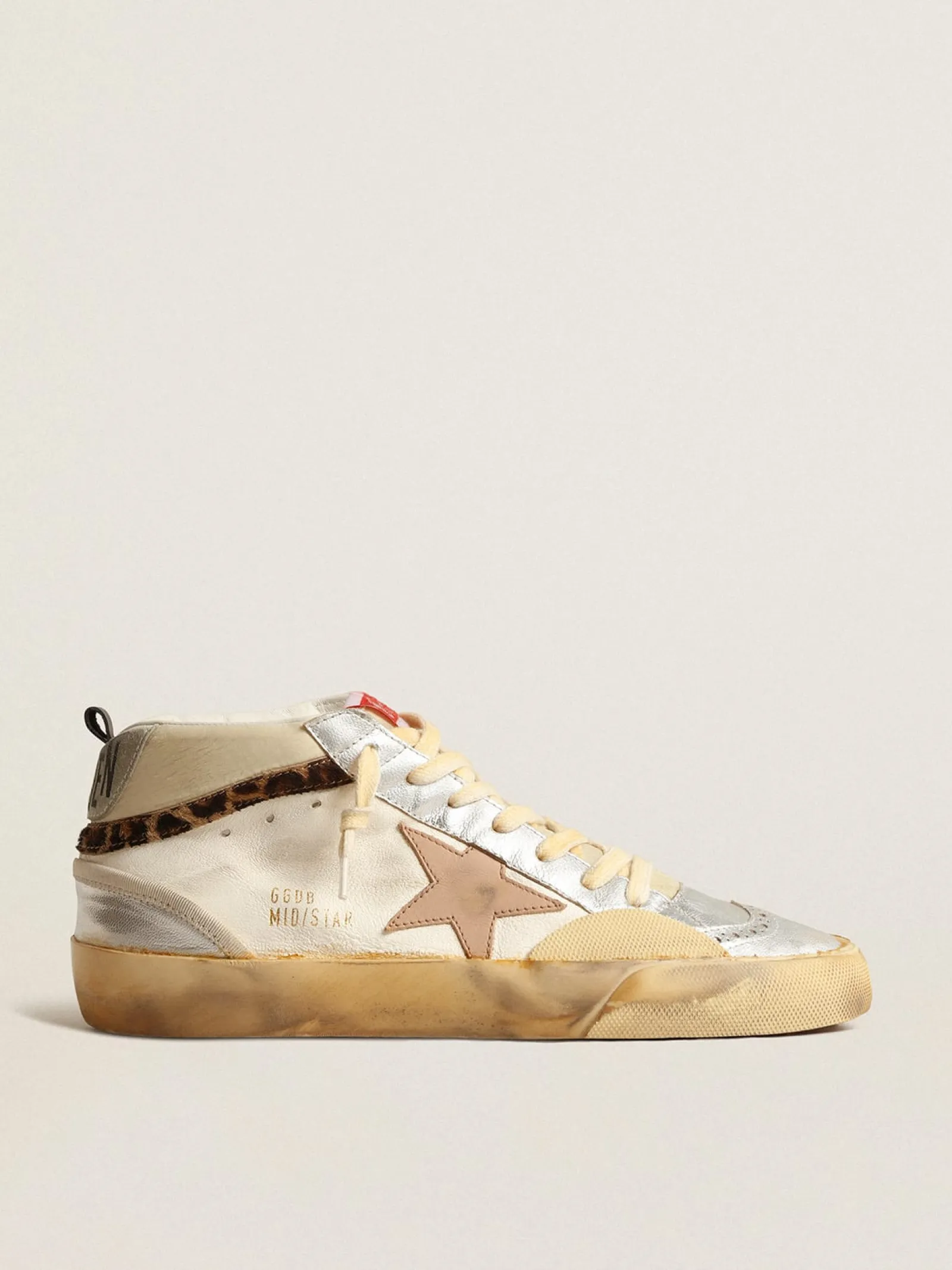 Hot Golden Goose Mid Star LTD, inserções de couro metálico prateado e estrela rosa Cabedal de napa e náilon brancos