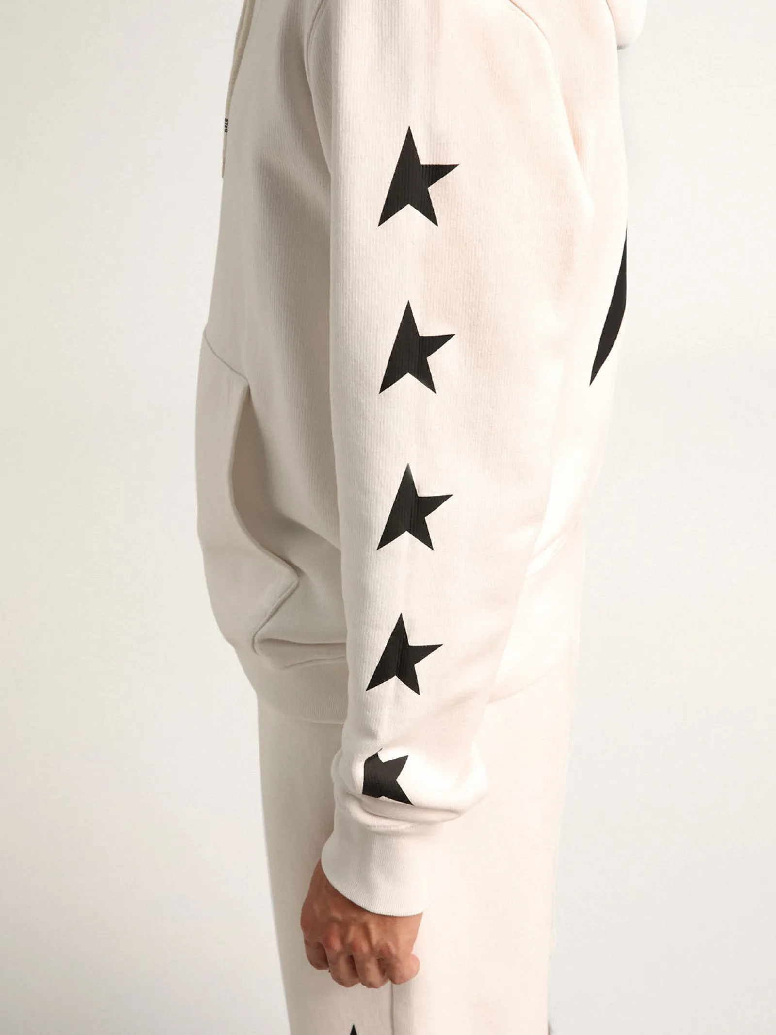 Store Golden Goose Moletom com capuz Alighiero Coleção Star branco vintage com estrelas pretas em contraste Cor: branco vintage
