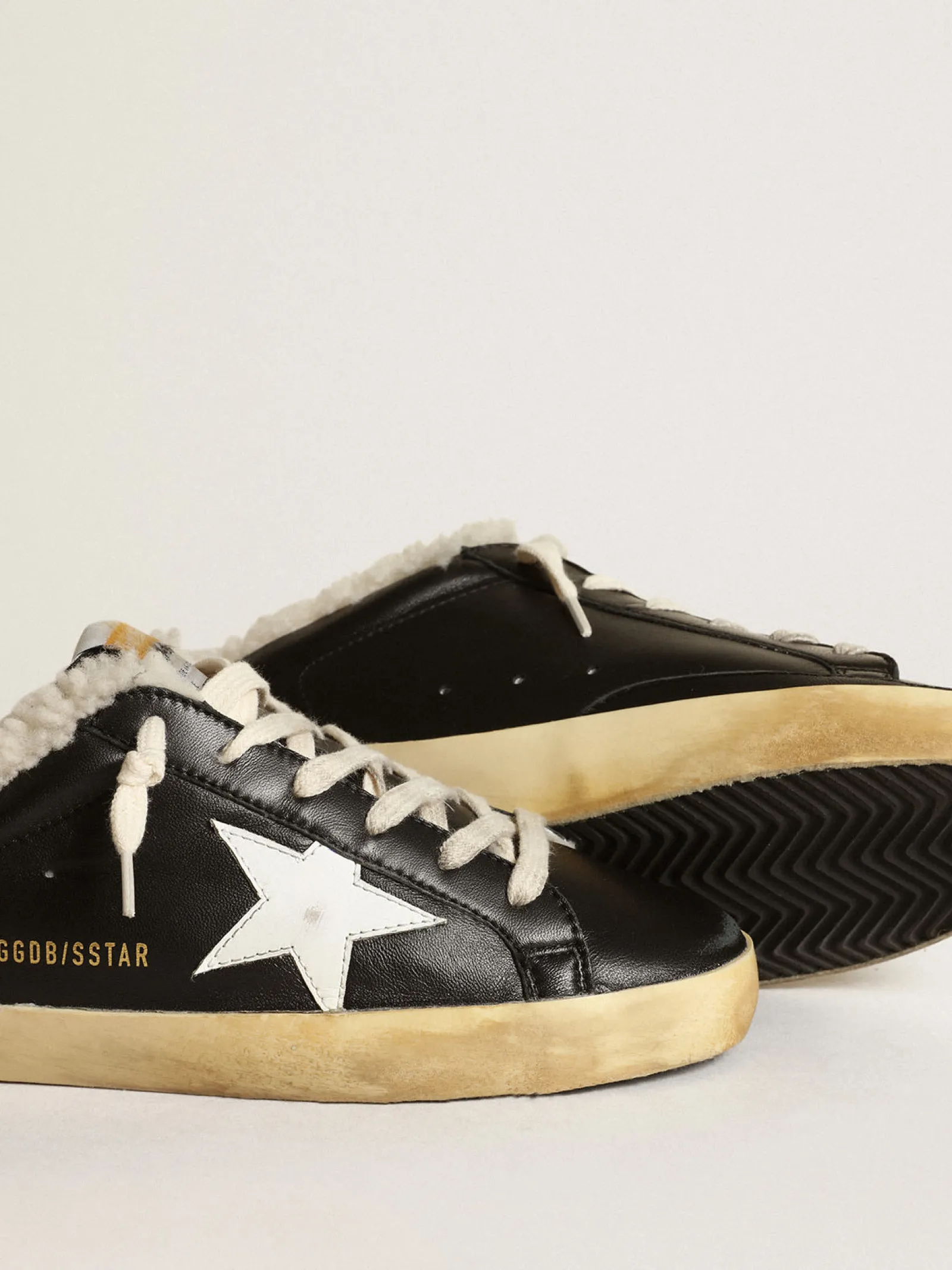 Cheap Golden Goose Mule Super-Star de napa preta com estrela de couro branco e forro de shearling bege Cabedal de napa preta