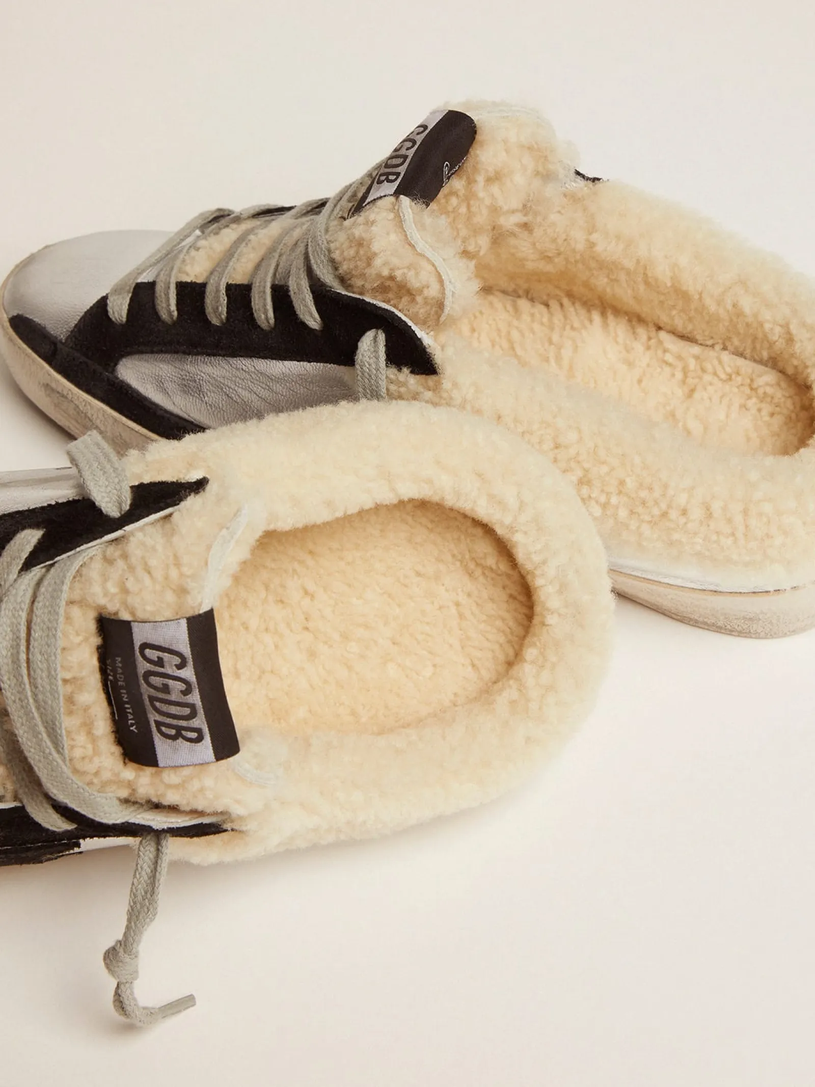 Store Golden Goose Mule Super-Star Feminino de couro metálico prateado com estrela preta Cabedal em couro metálico prateado
