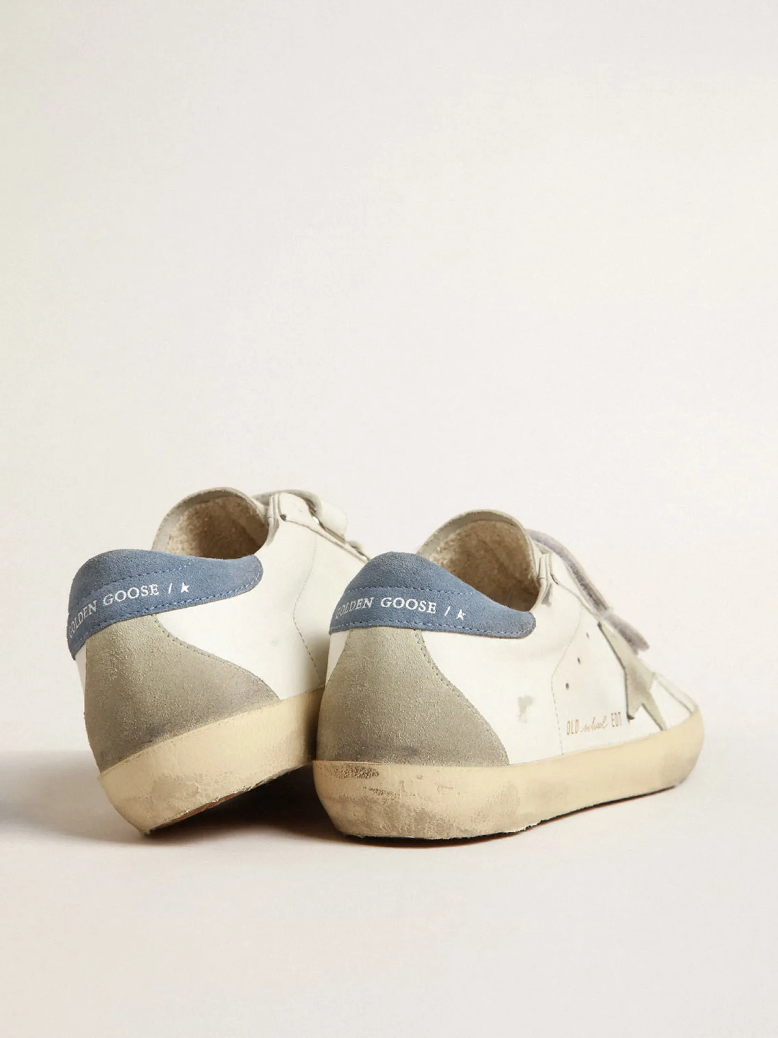 Cheap Golden Goose Old School com estrela de suede gelo e talão azul Cor: branco