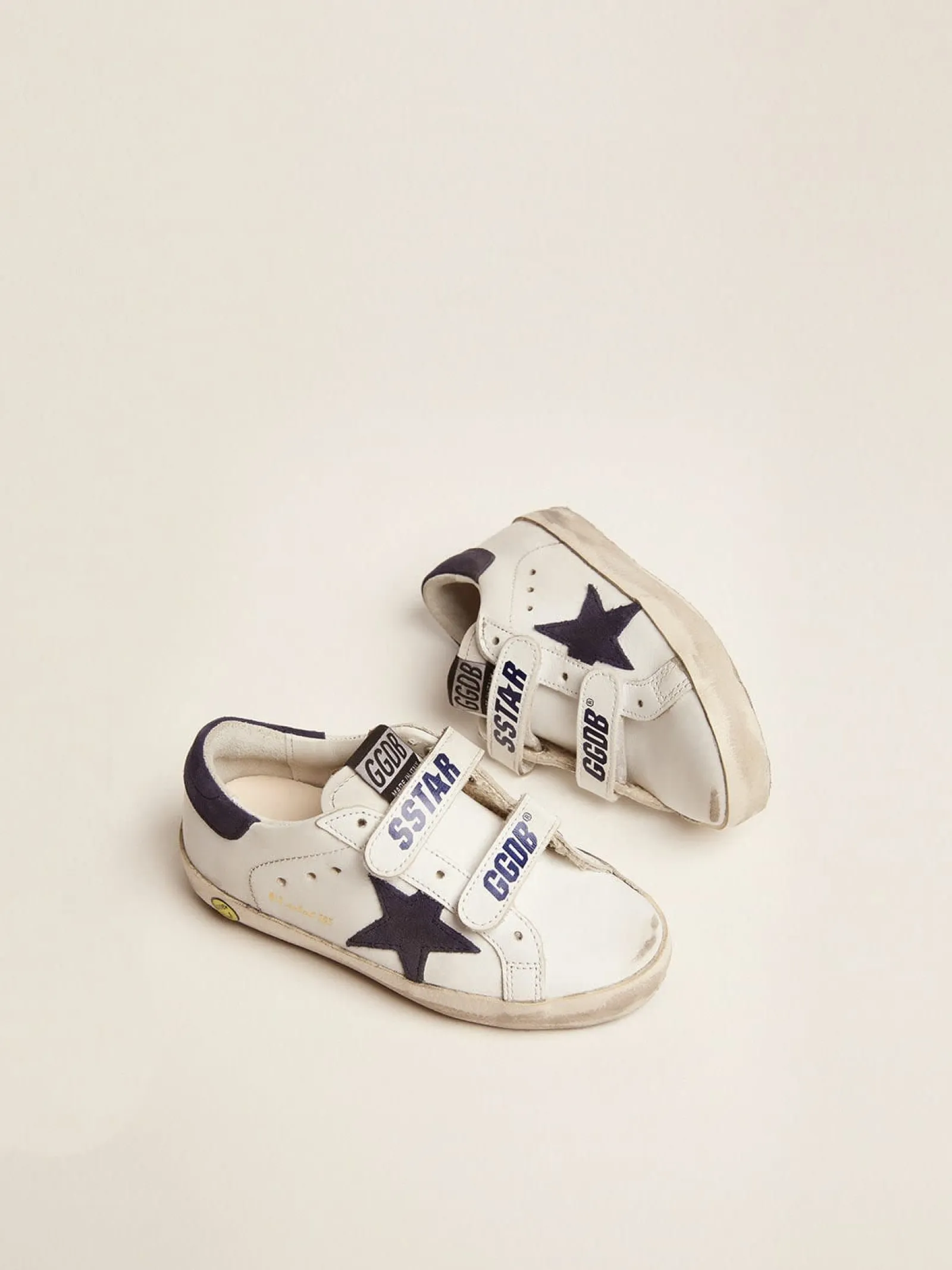 Hot Golden Goose Old School com inserções azuis escuras de suede Cabedal: 100% couro bovino