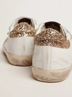 Discount Golden Goose Old School feminino com estrela dourada de couro metálico Cor: branco