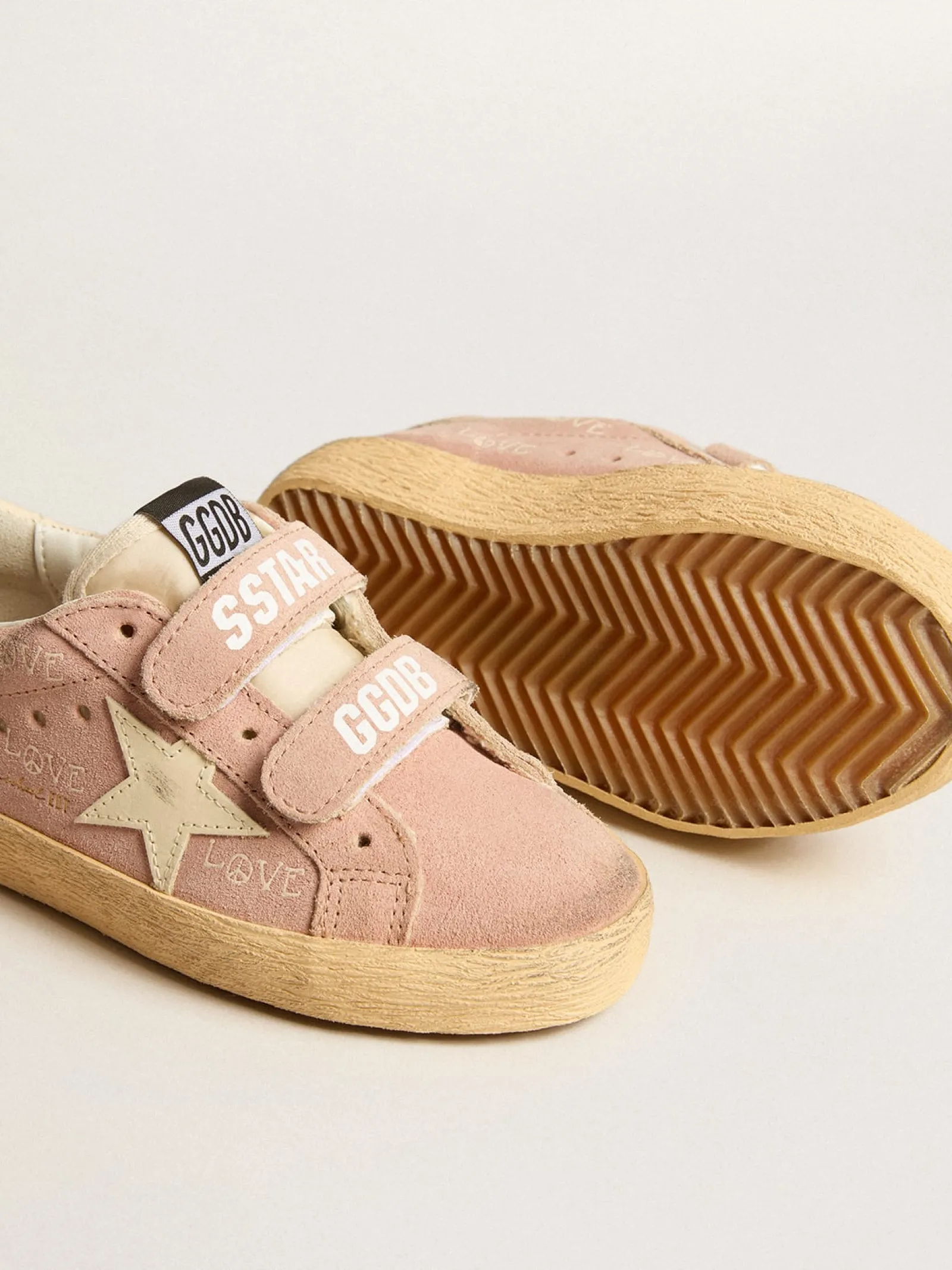 New Golden Goose Old School Junior de suede rosa com estrela e talão de couro creme Cabedal de suede rosa pêssego com estampa Love all-over