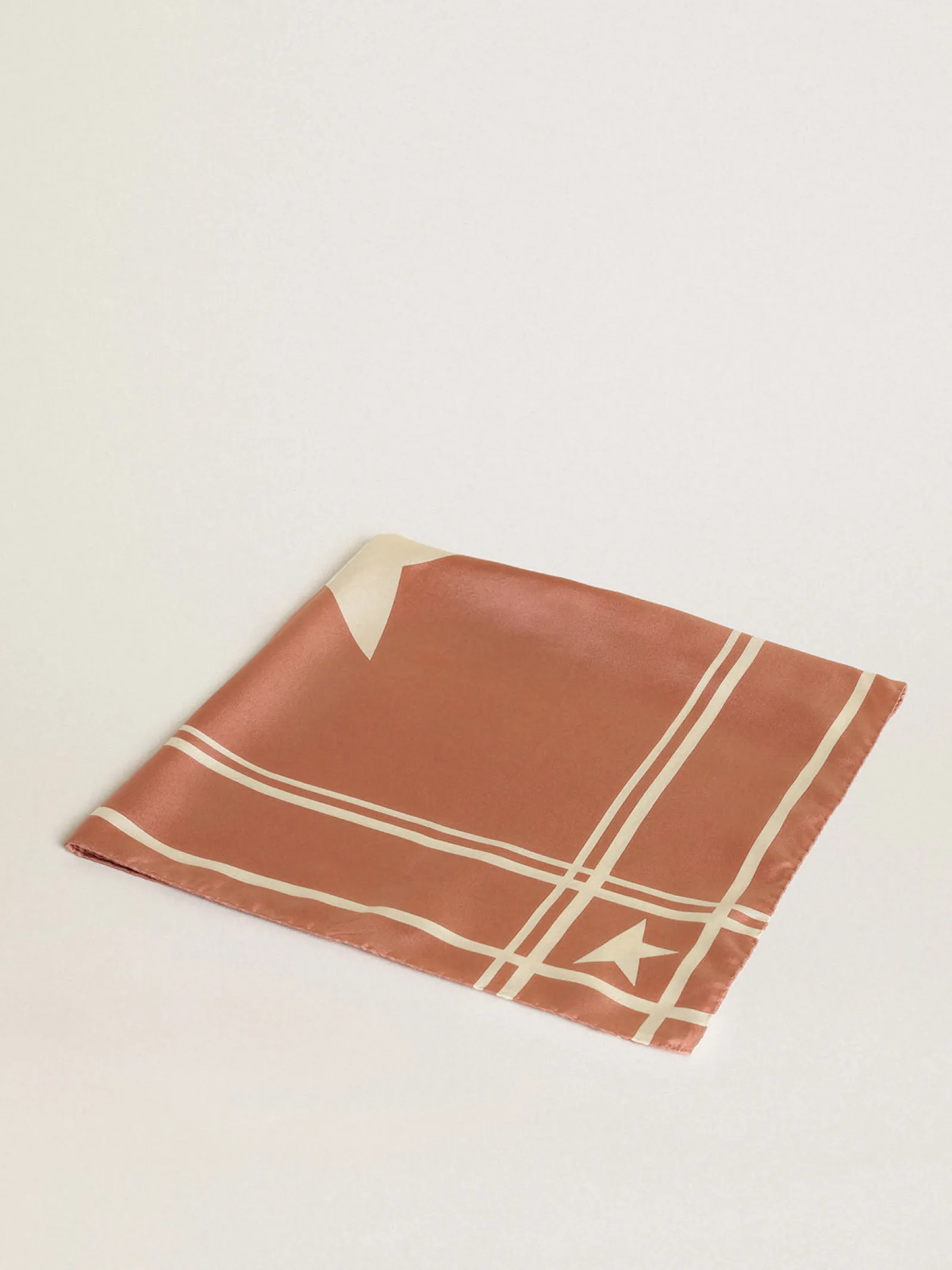 Outlet Golden Goose Old-rose-colored Golden Collection scarf with contrasting white stars and stripes old rose
