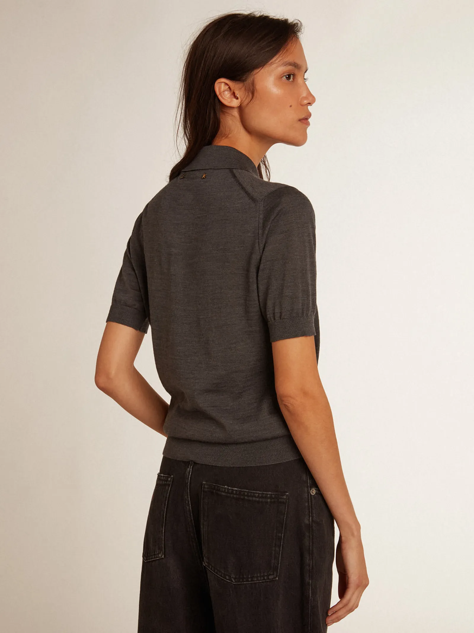 Online Golden Goose Polo feminina de lã merino na cor antracite Golden Collection