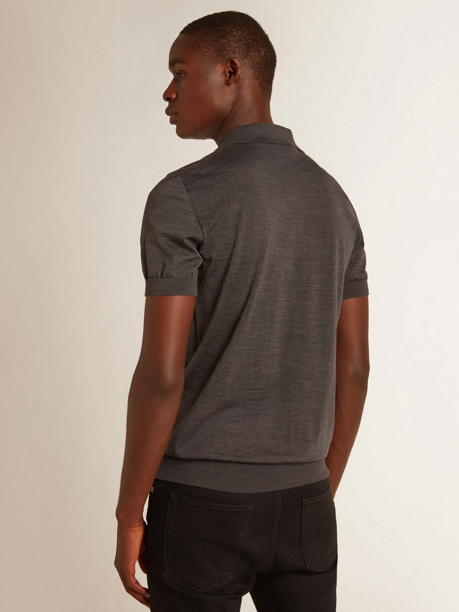 Outlet Golden Goose Polo masculina de manga curta de lã merino cinza Golden Collection