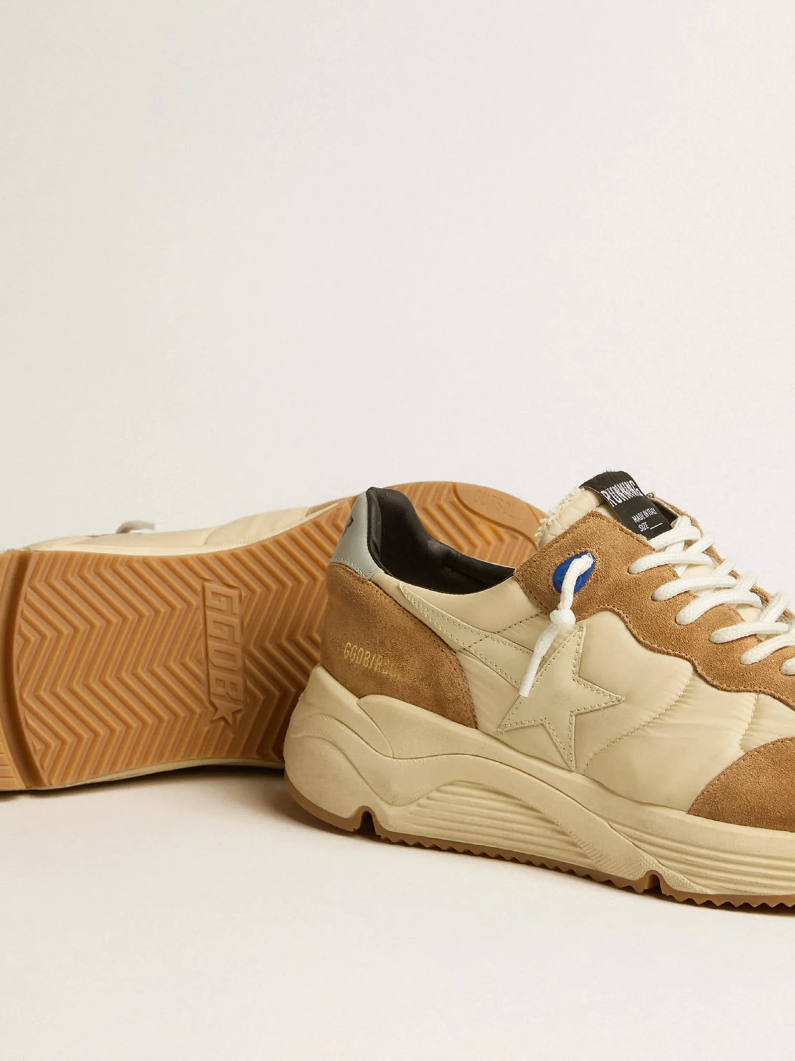 Sale Golden Goose Running Sole de náilon marfim e suede tabaco com estrela de couro marfim Cabedal de náilon cor de marfim e suede na cor tabaco