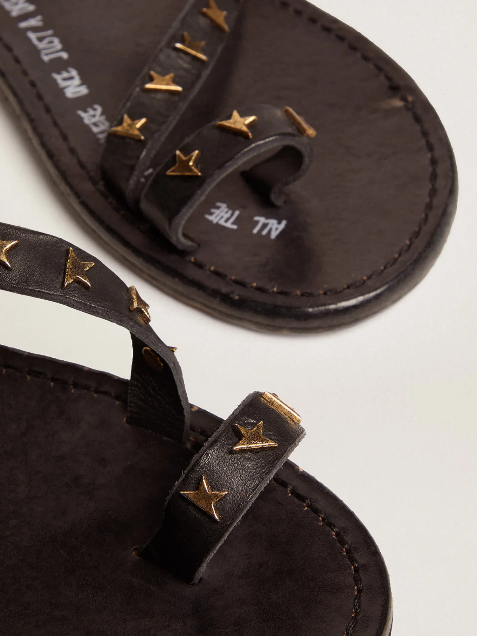 New Golden Goose Sandália rasteira Feminina de couro preto com estrelas douradas Cabedal em couro preto