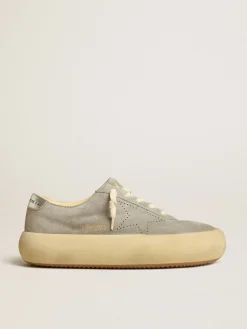 Cheap Golden Goose Sapato Space-Star Feminino de suede gelo com estrela perfurada Cabedal de suede cinza gelo