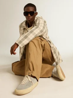 Outlet Golden Goose Sapato Space-Star Masculino de suede gelo com estrela perfurada Cabedal de suede cinza gelo