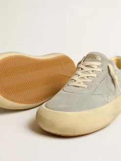 Outlet Golden Goose Sapato Space-Star Masculino de suede gelo com estrela perfurada Cabedal de suede cinza gelo