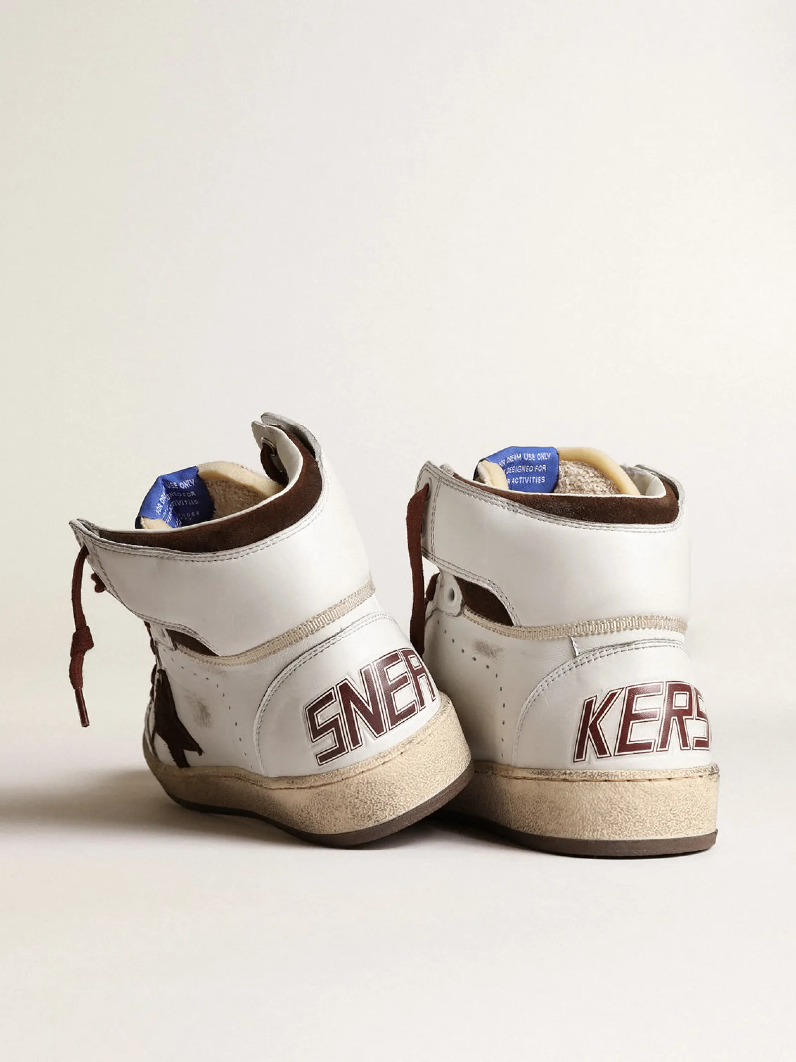 Store Golden Goose Sky-Star Feminino de napa branca com estrela de suede chocolate Cabedal de napa branca