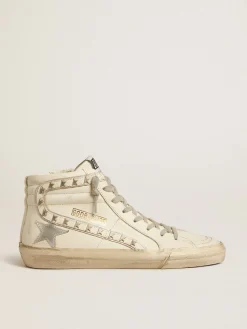 Shop Golden Goose Slide com estrela de couro metálico prateado e lista de couro com estrelas Cor: branco sujo