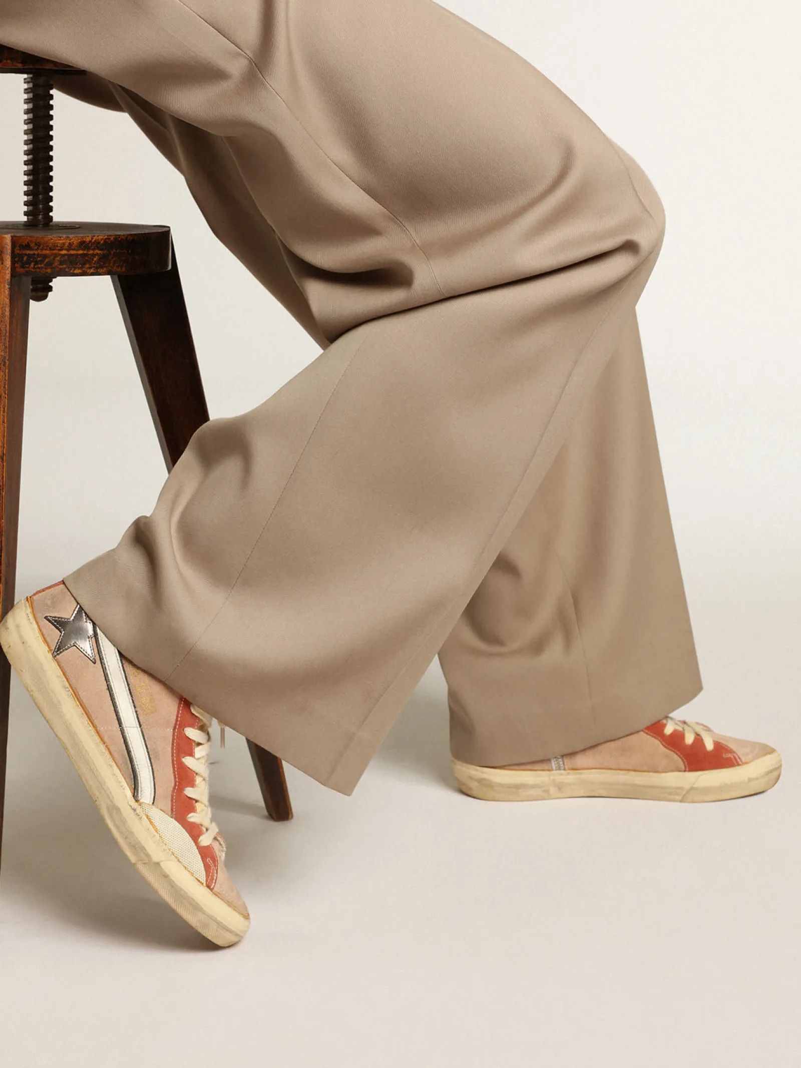 Discount Golden Goose Slide de suede rosa com estrela de couro metálico cor antracite Cabedal de suede rosa