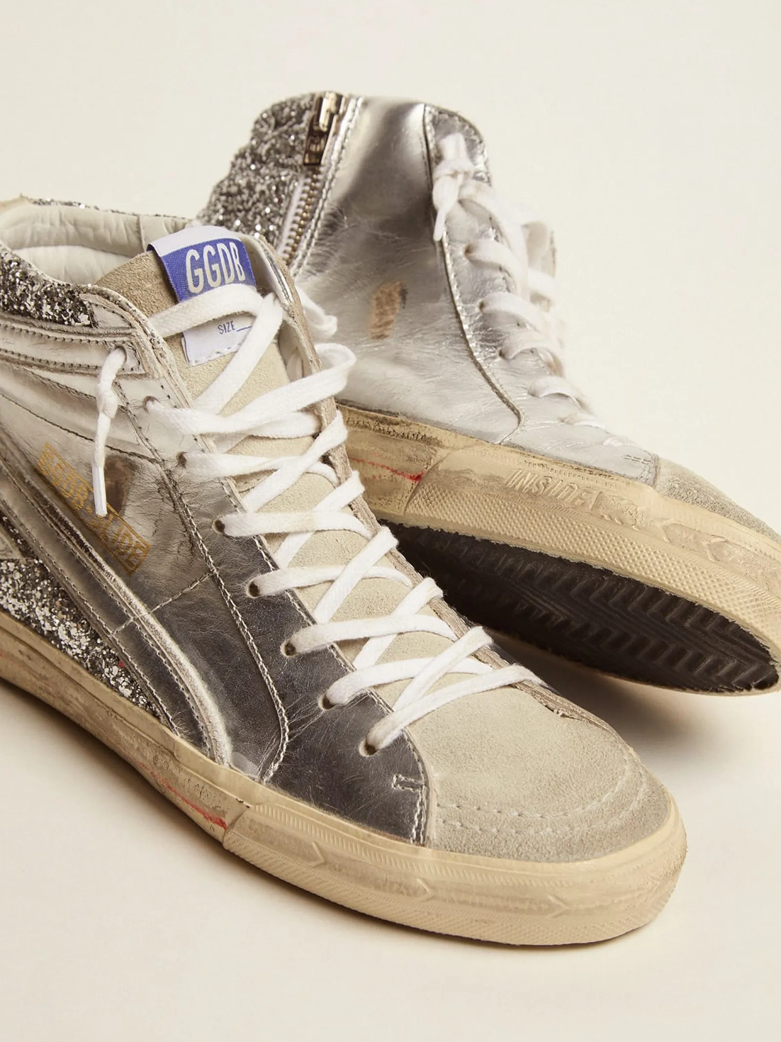 Discount Golden Goose Slide feminino com cabedal de couro metálico e glitter prateado Cor: prata