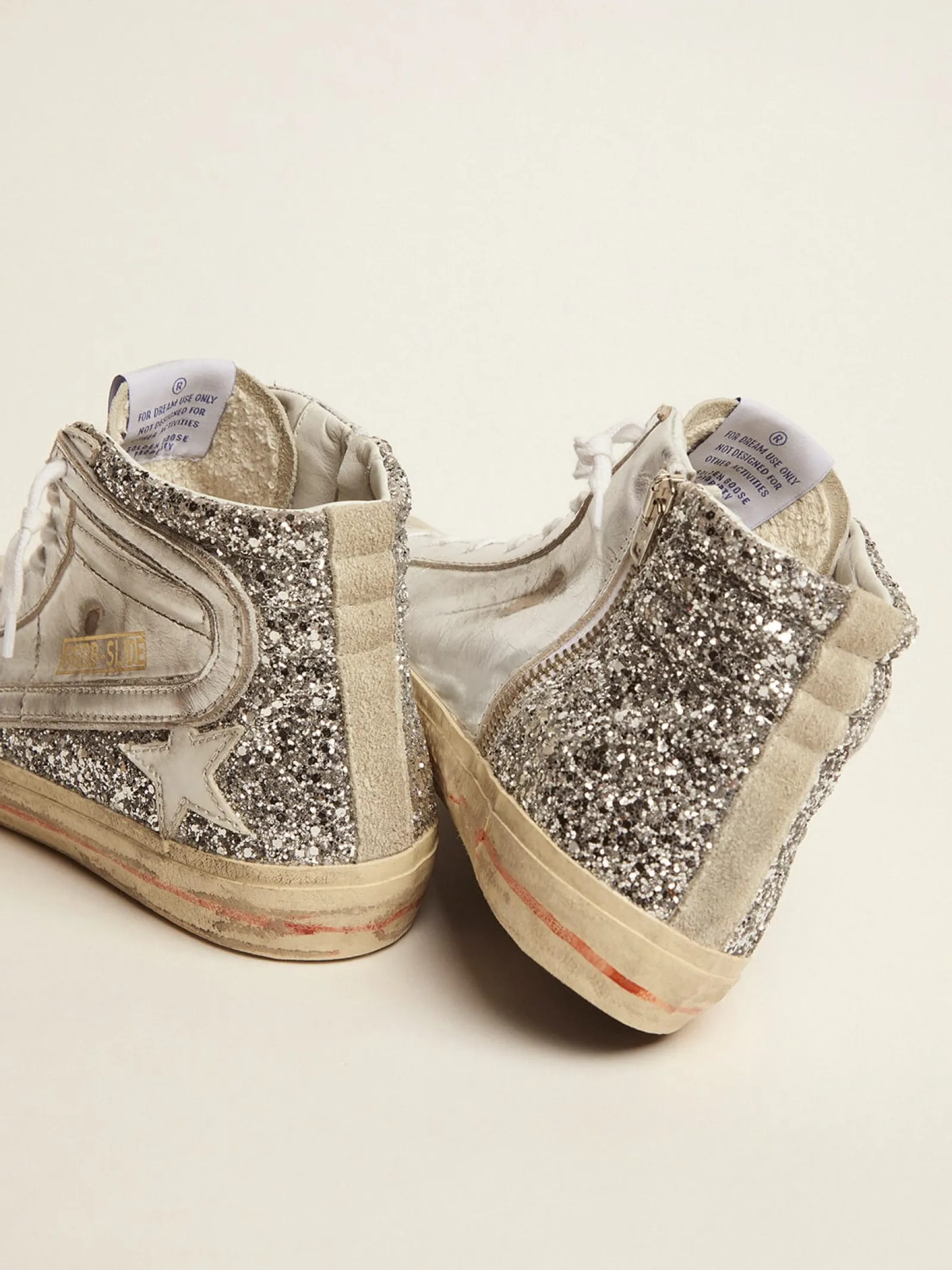 Discount Golden Goose Slide feminino com cabedal de couro metálico e glitter prateado Cor: prata
