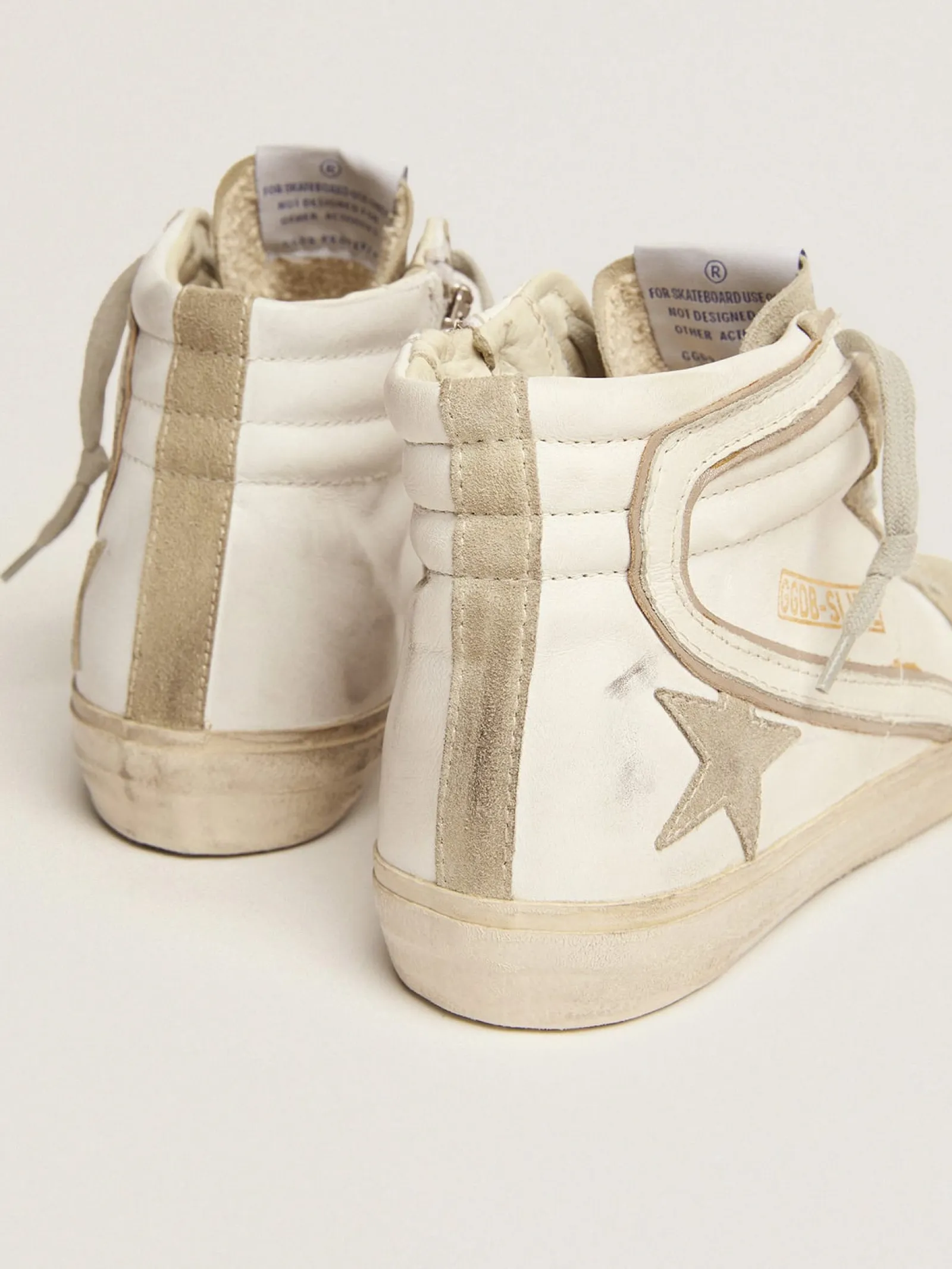 New Golden Goose Slide feminino com estrela de suede cinza gelo e lista branca Cor: branco