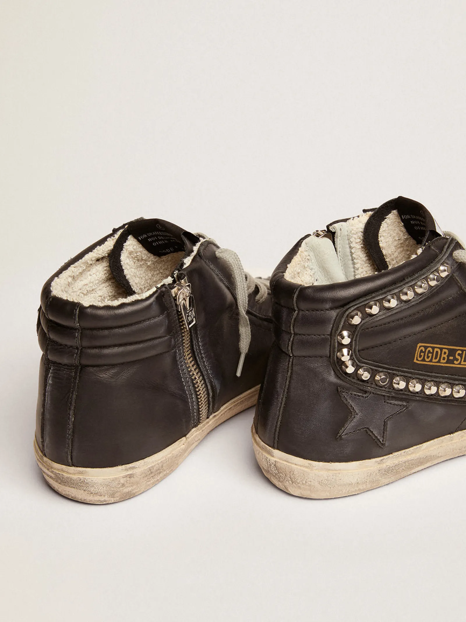 Hot Golden Goose Slide feminino preto com tachas Cabedal de couro de bezerro