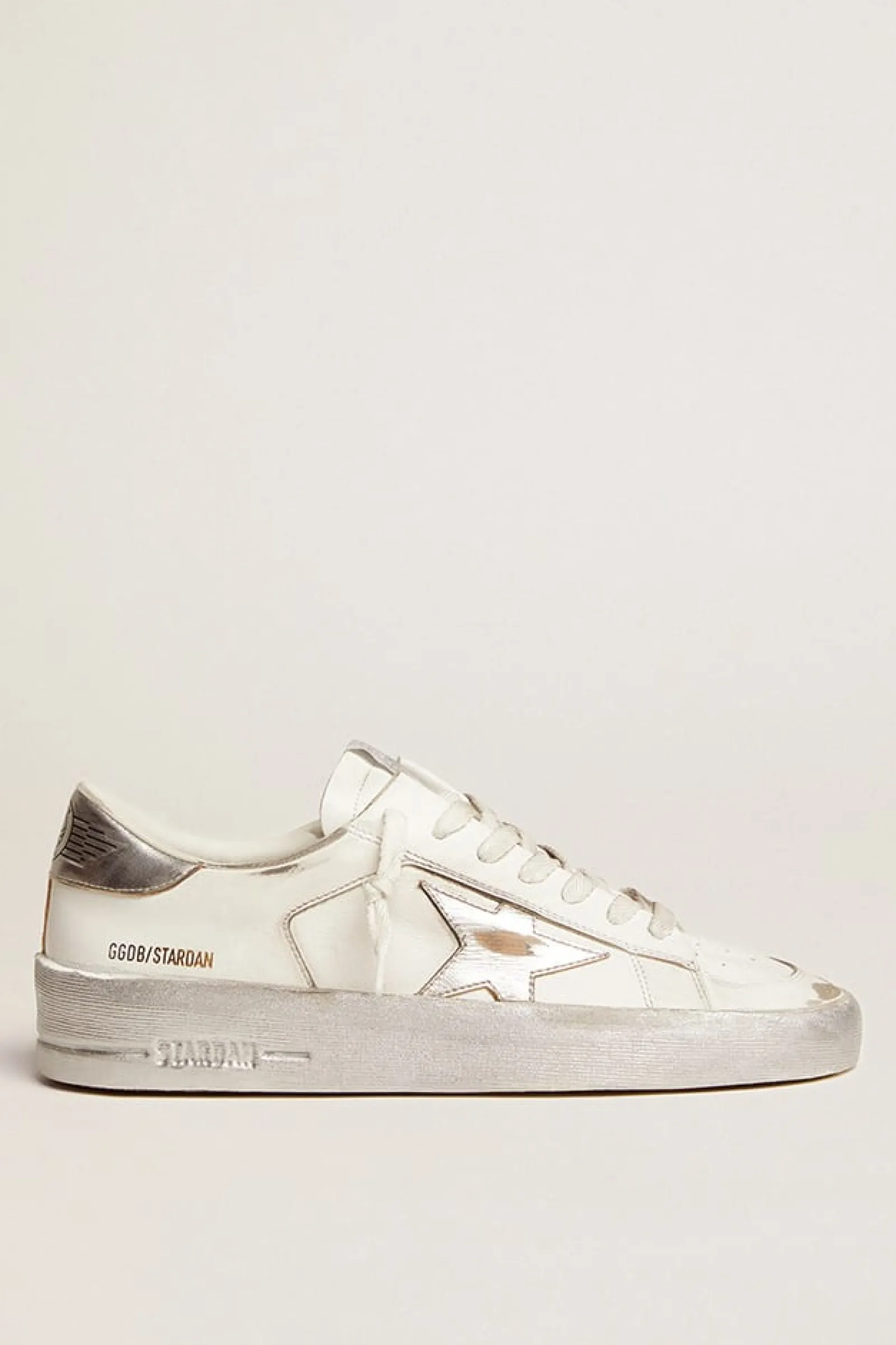 Best Golden Goose Stardan com estrela e talão de couro metálico prateado Cor: branco