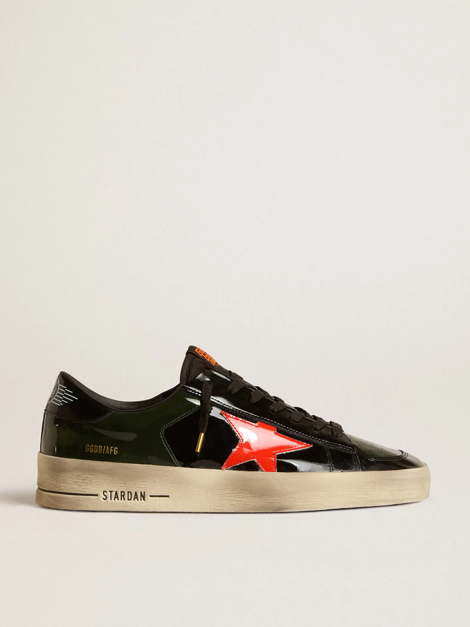Hot Golden Goose Stardan Masculino de couro envernizado preto e verde com estrela laranja Cabedal de couro envernizado preto com inserções de couro envernizado verde-escuro