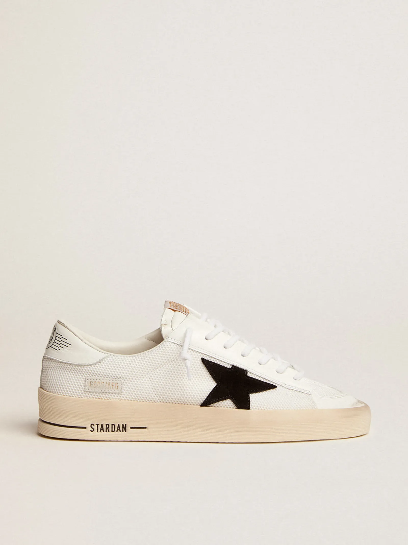 Outlet Golden Goose Stardan masculino de tela branca com estrela de suede preto Cabedal de tela branca