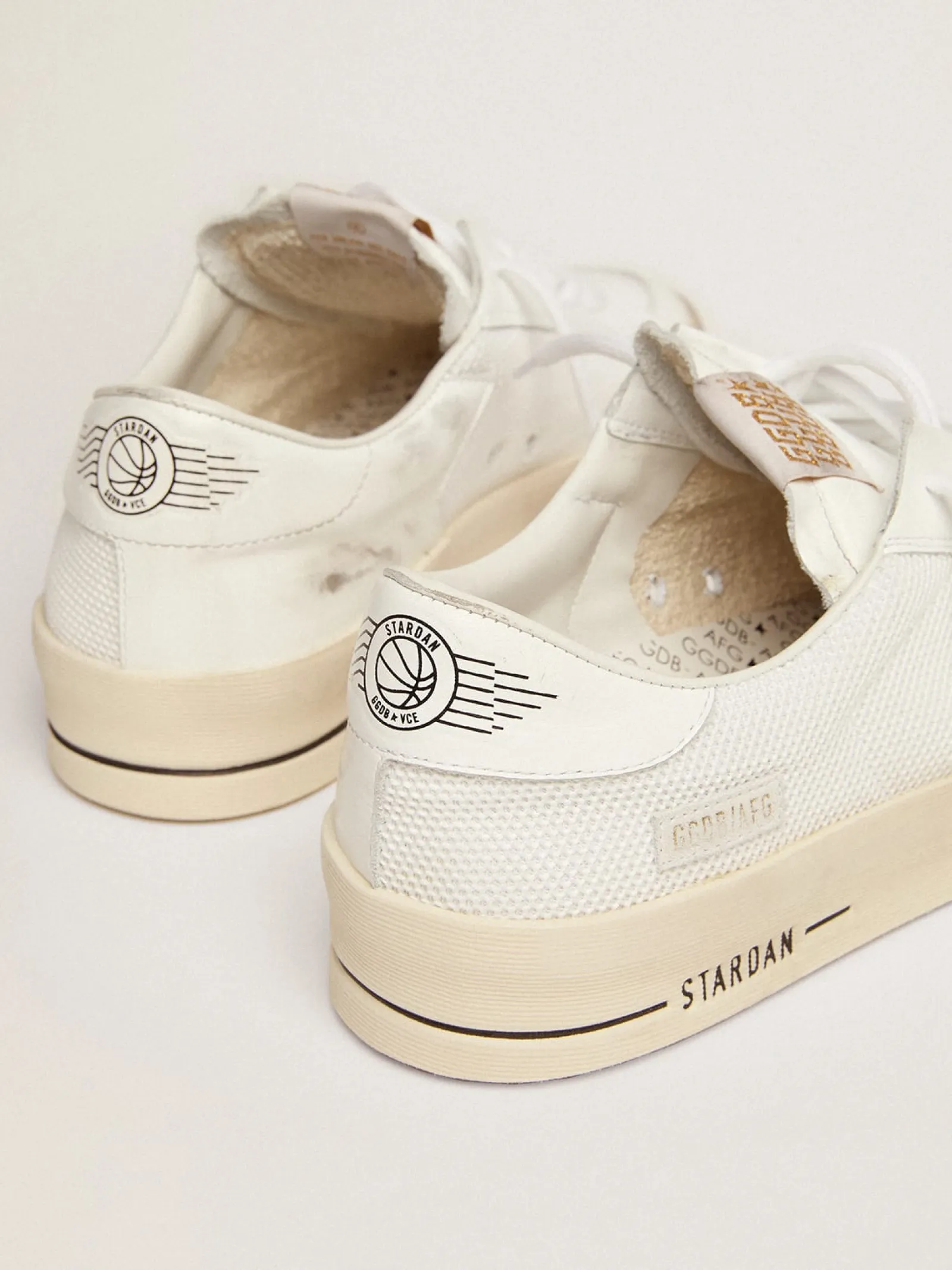 Outlet Golden Goose Stardan masculino de tela branca com estrela de suede preto Cabedal de tela branca