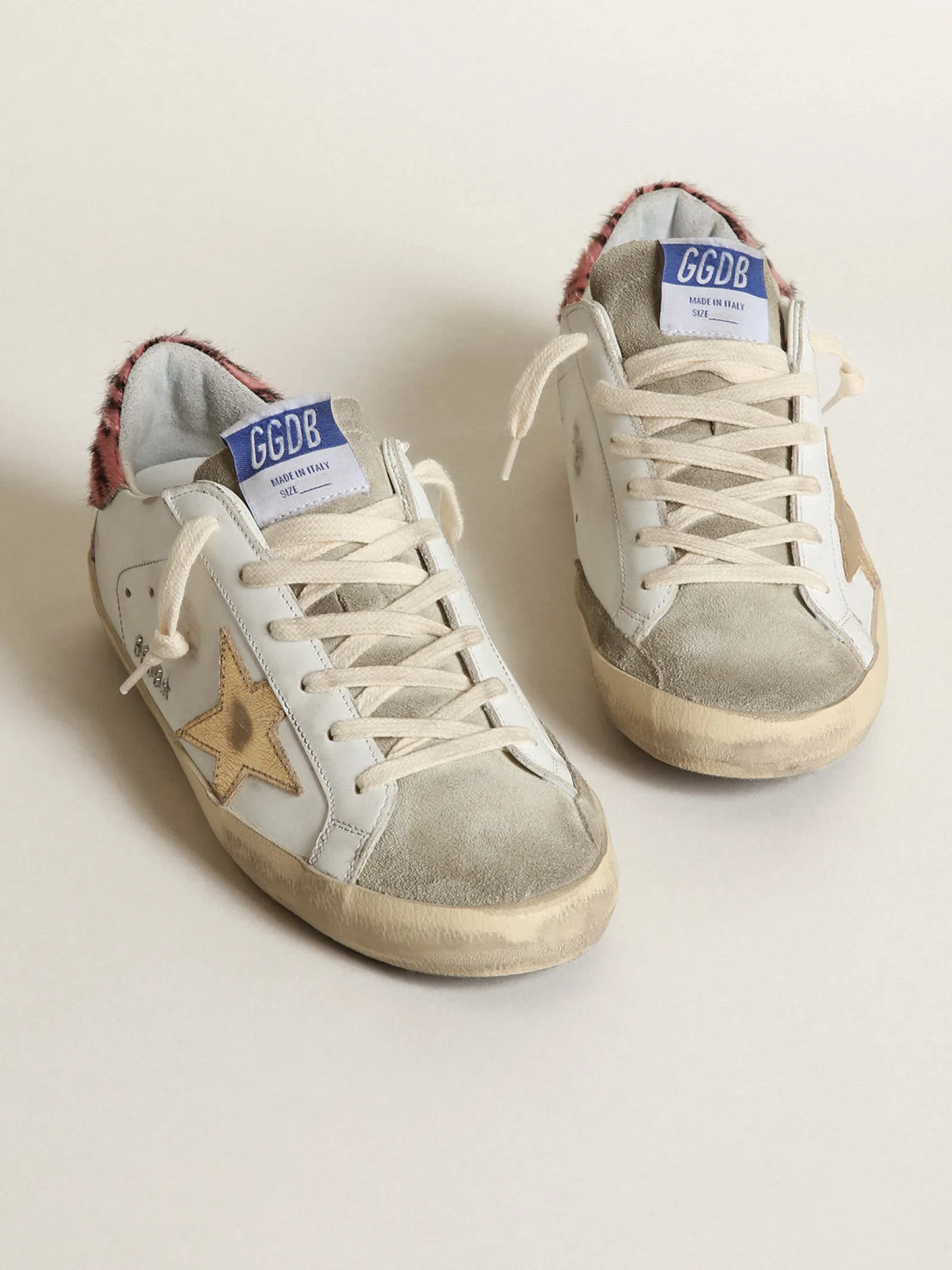 Cheap Golden Goose Super-Star com estrela de couro dourado e talão de cavalinho zebrado Cor: branco
