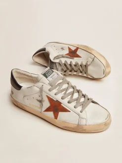Store Golden Goose Super-Star com estrela de suede laranja e talão de couro azul-escuro Cor: branco