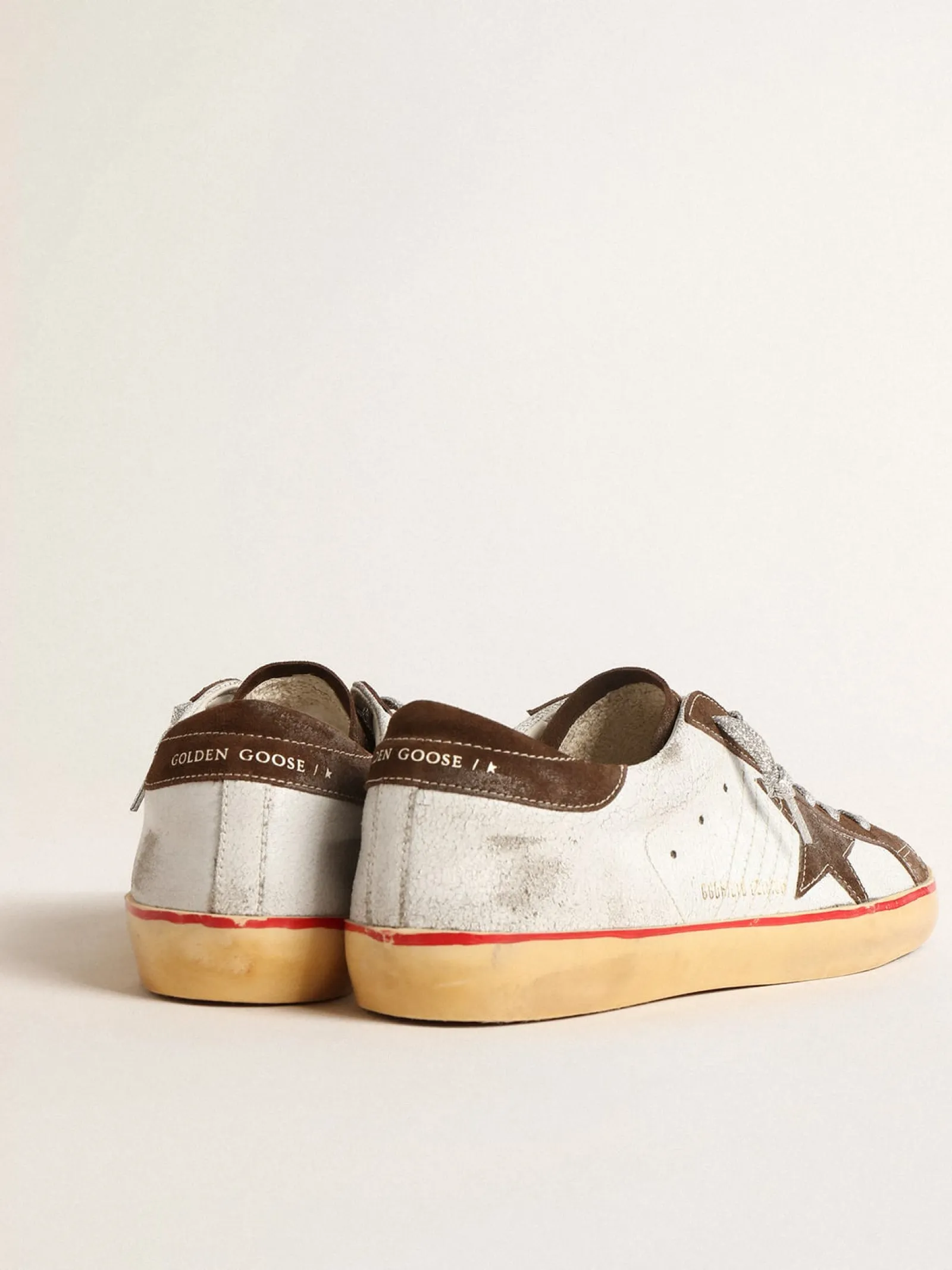 Best Golden Goose Super-Star com estrela e talão de suede marrom Cabedal de couro branco craquelado