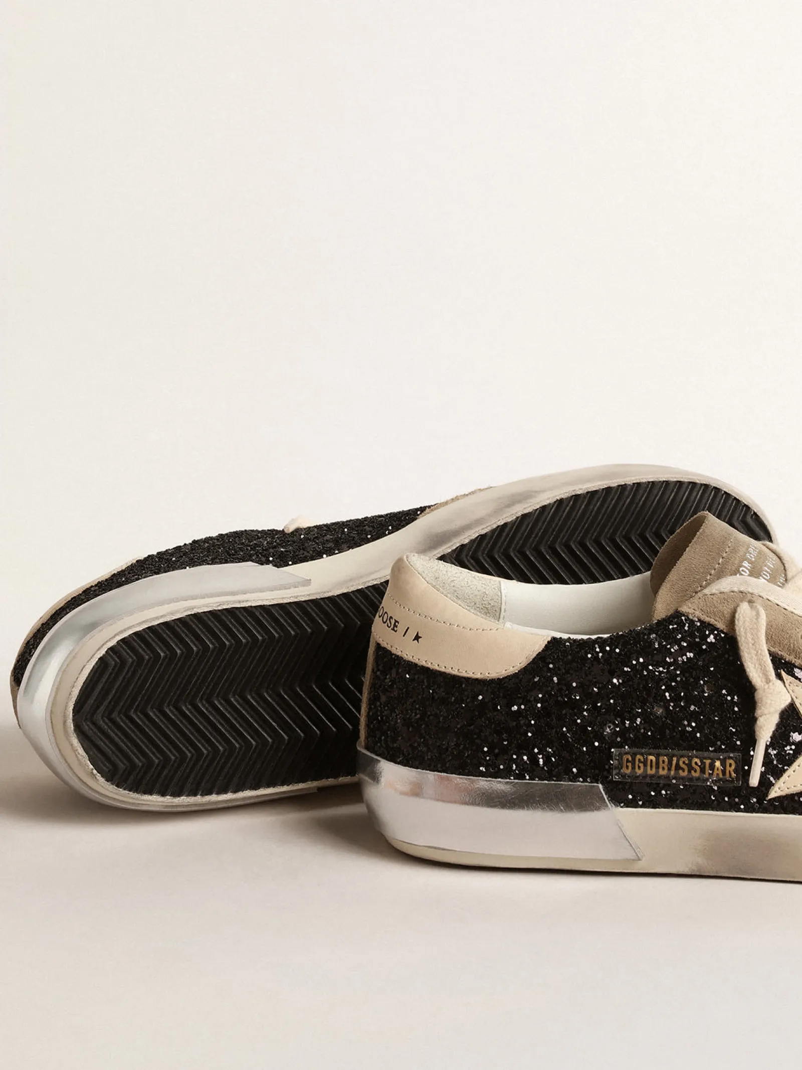 Outlet Golden Goose Super-Star de glitter preto com estrela creme e inserções de suede Cabedal de glitter preto