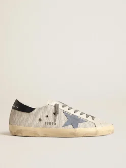 Shop Golden Goose Super-Star de tela prateada clara com estrela de suede azul Cabedal de tela prateada clara