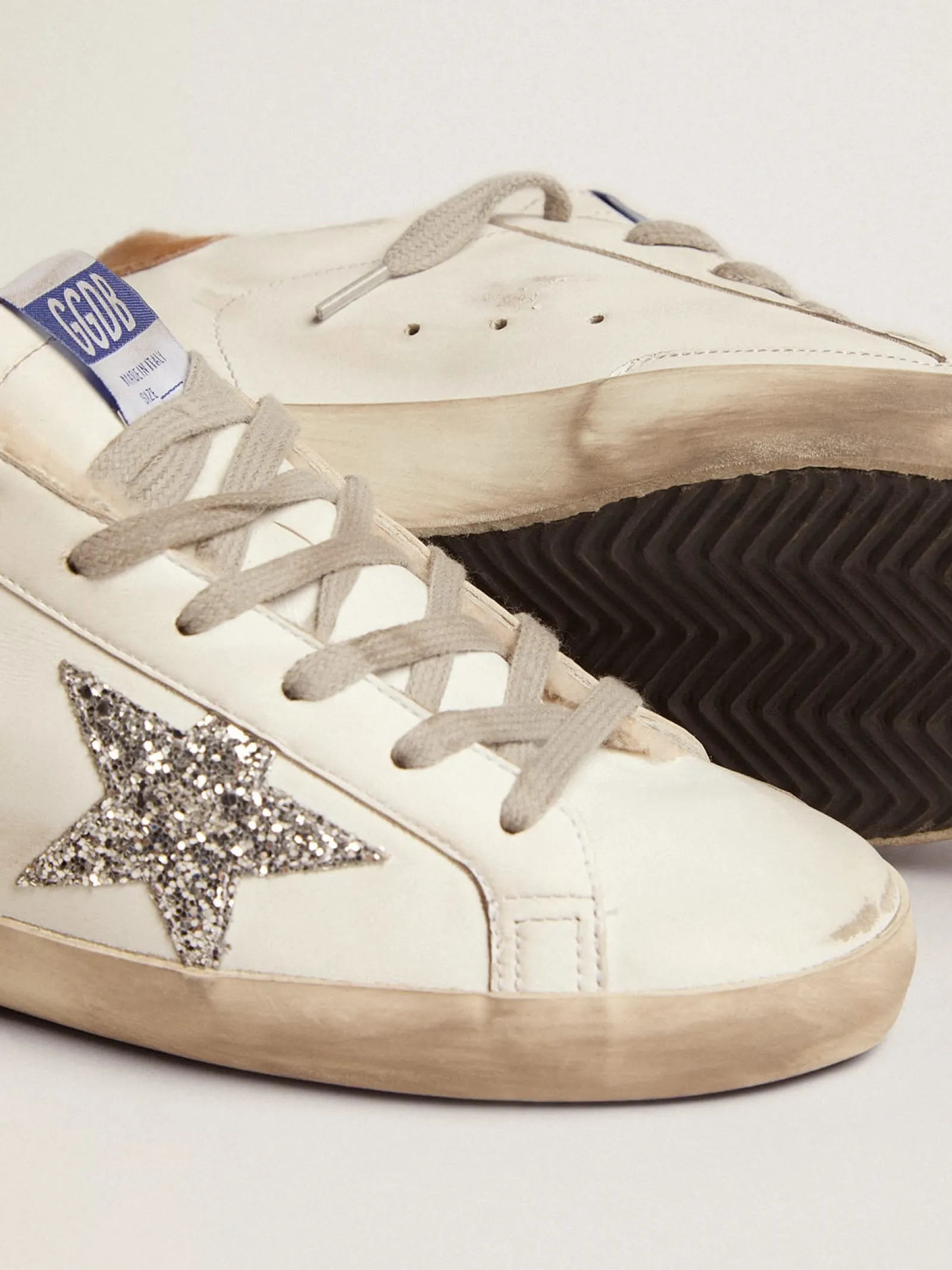 Discount Golden Goose Super-Star feminino com forro de shearling e estrela de glitter prateado Cor: branco