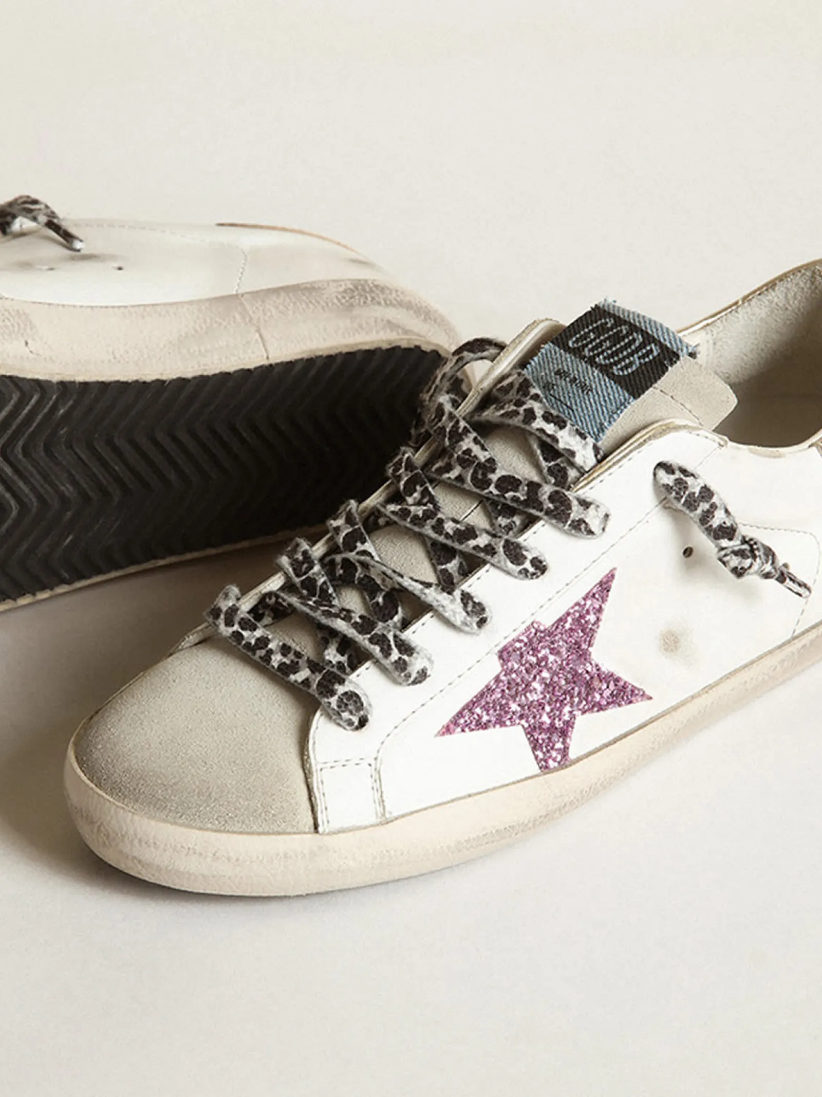Shop Golden Goose Super-Star feminino glitter e talão dourado Cabedal: 97% couro bovino, 2% polietileno tereftalato, 1% algodão