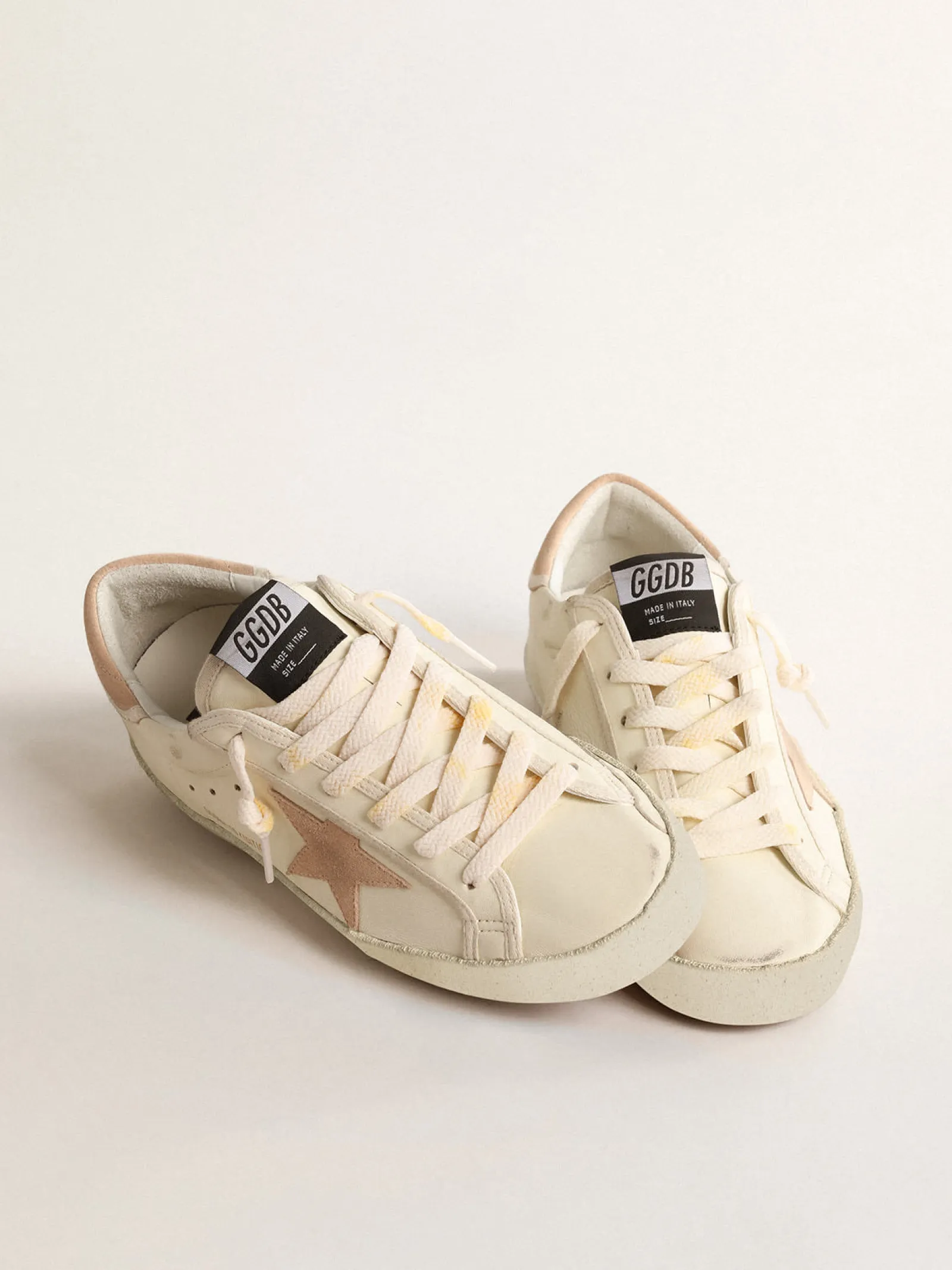 Clearance Golden Goose Super-Star Feminino LTD de napa com estrela e talão de suede Cabedal de napa branca