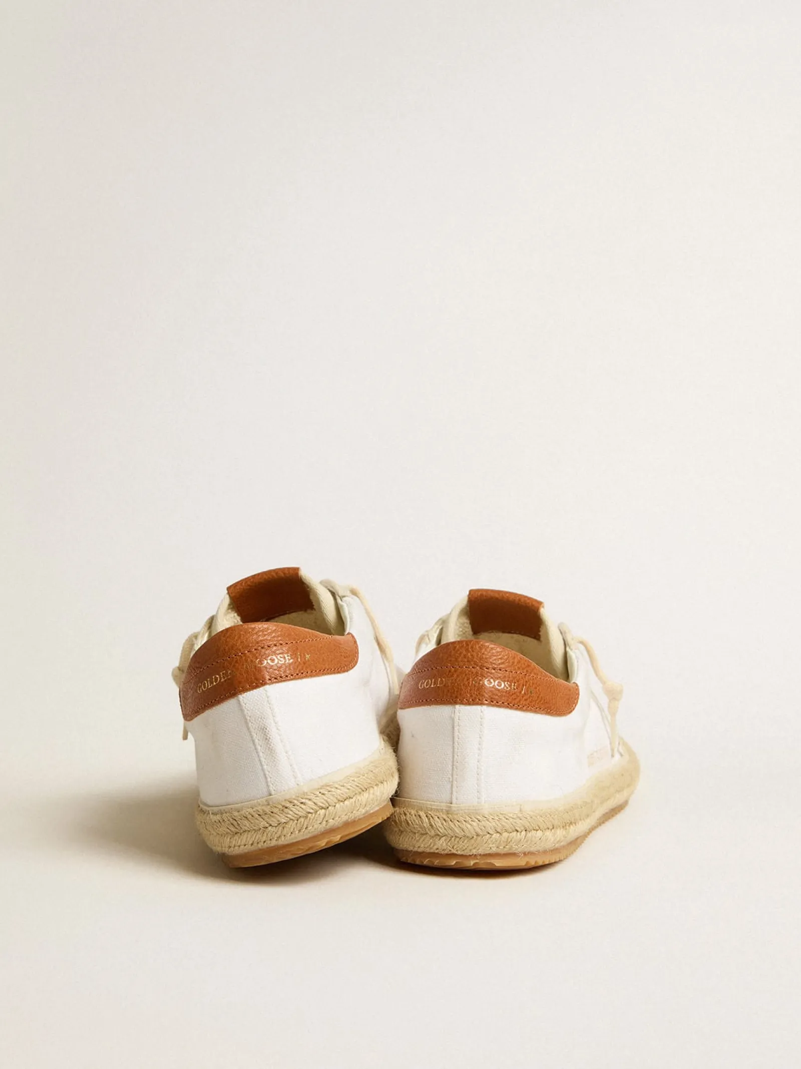 Discount Golden Goose Super-Star Feminino LTD de lona com estrela de couro branco e biqueira de ráfia Cabedal de lona branca