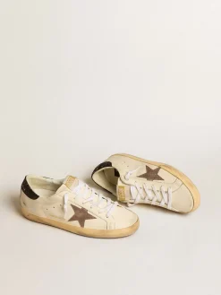 Cheap Golden Goose Super-Star LTD com estrela de couro metálico e talão de glitter preto Cor: branco