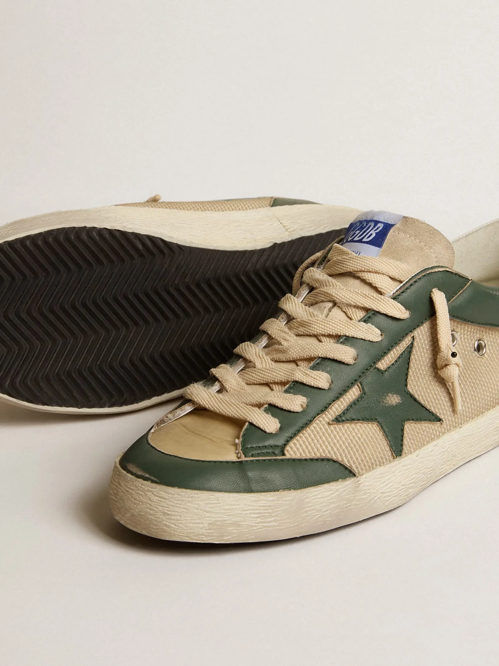 Best Sale Golden Goose Super-Star LTD de tela creme e napa verde com estrela de napa Cabedal de tela creme