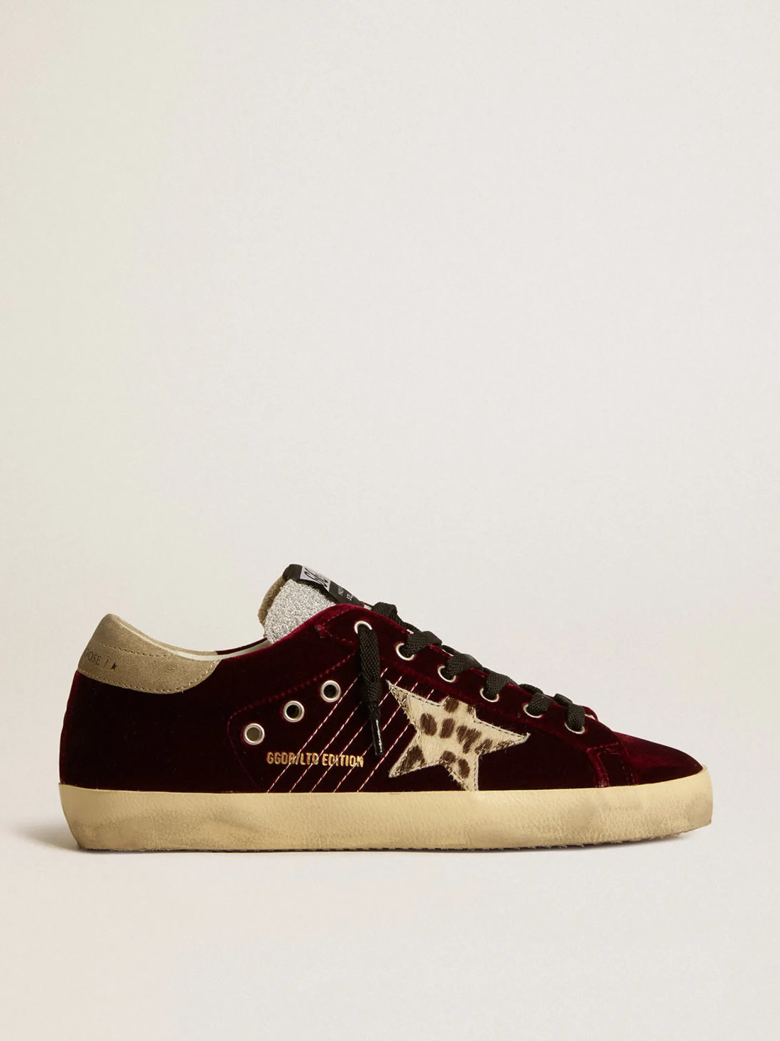 Hot Golden Goose Super-Star LTD de veludo com estrela de couro cavalinho e lingueta de glitter Cabedal de veludo vermelho rubi