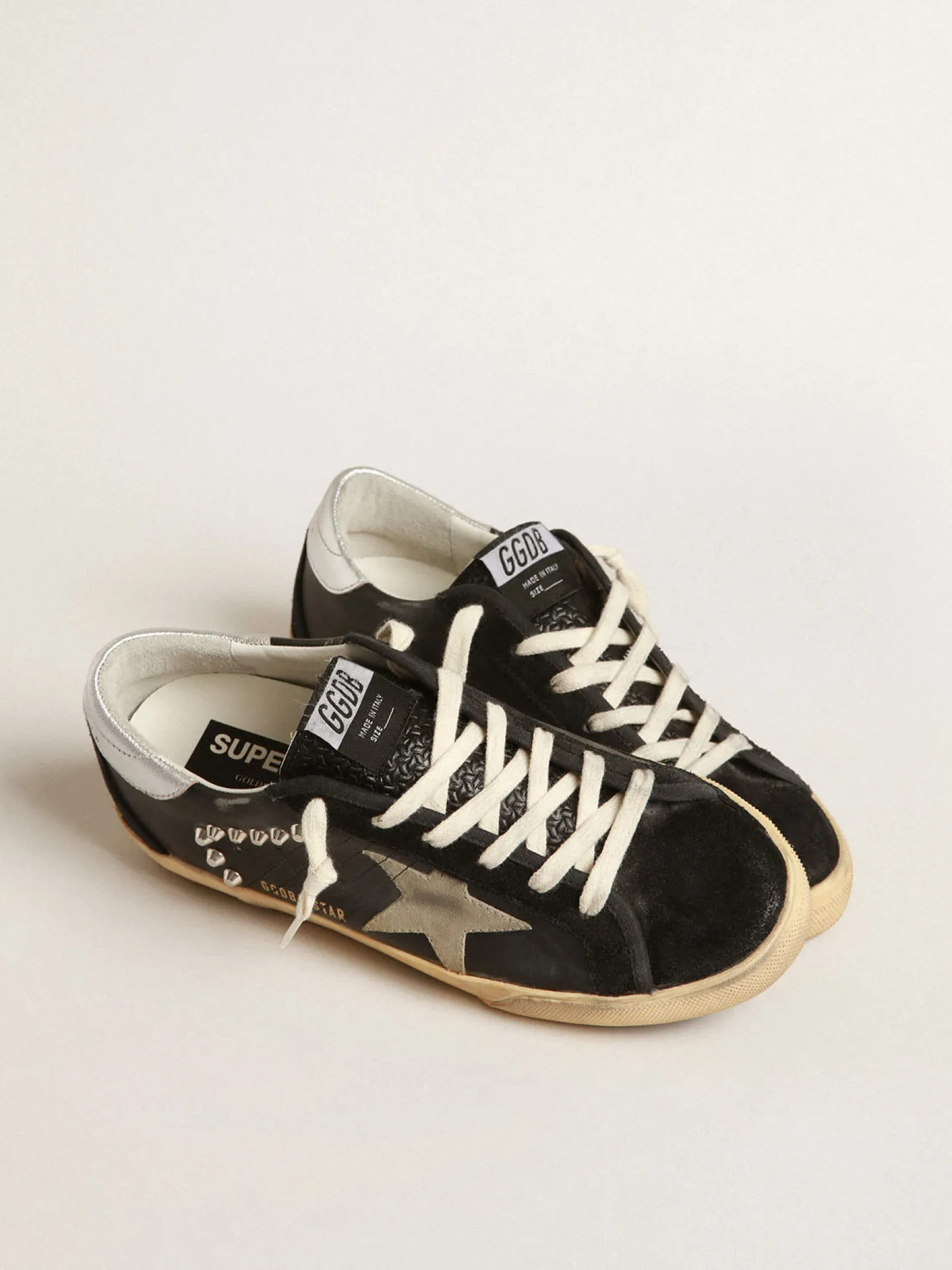 Cheap Golden Goose Super-Star Masculino de couro e suede pretos com tachas prateadas Cabedal de couro e suede pretos