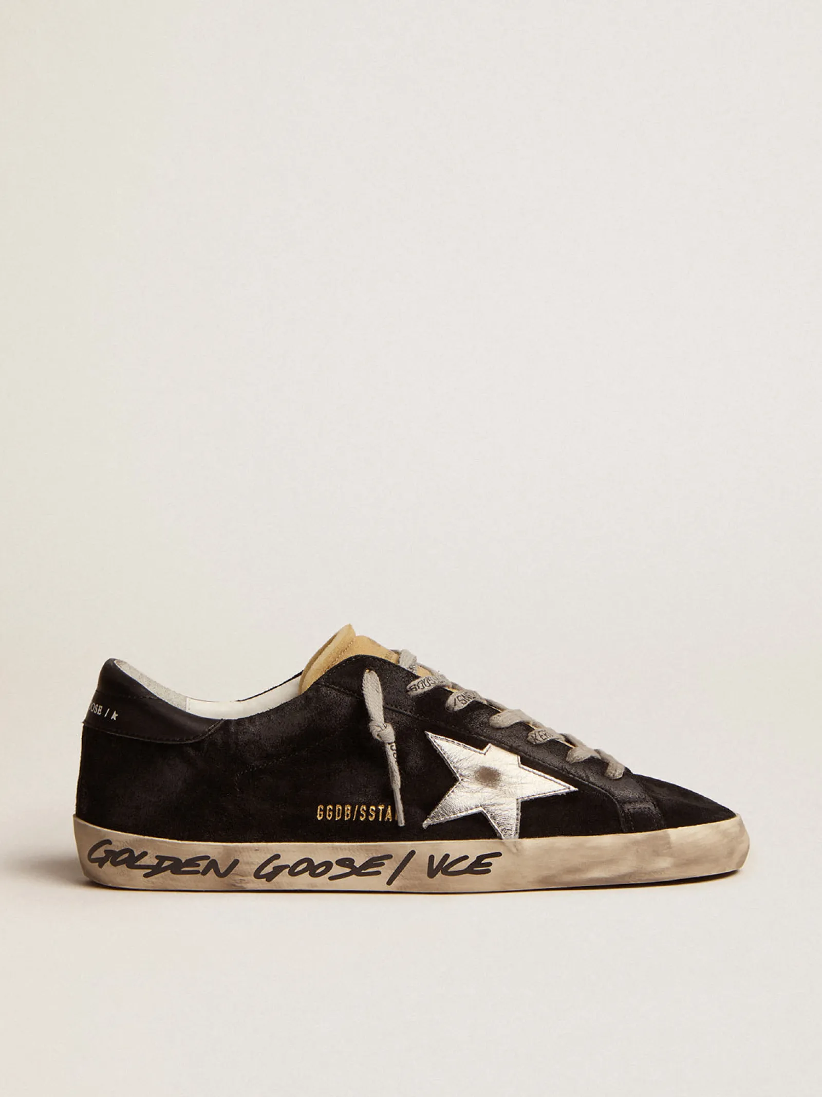 Best Golden Goose Super-Star masculino de suede preto com estrela de couro metálico prateado Cor: preto