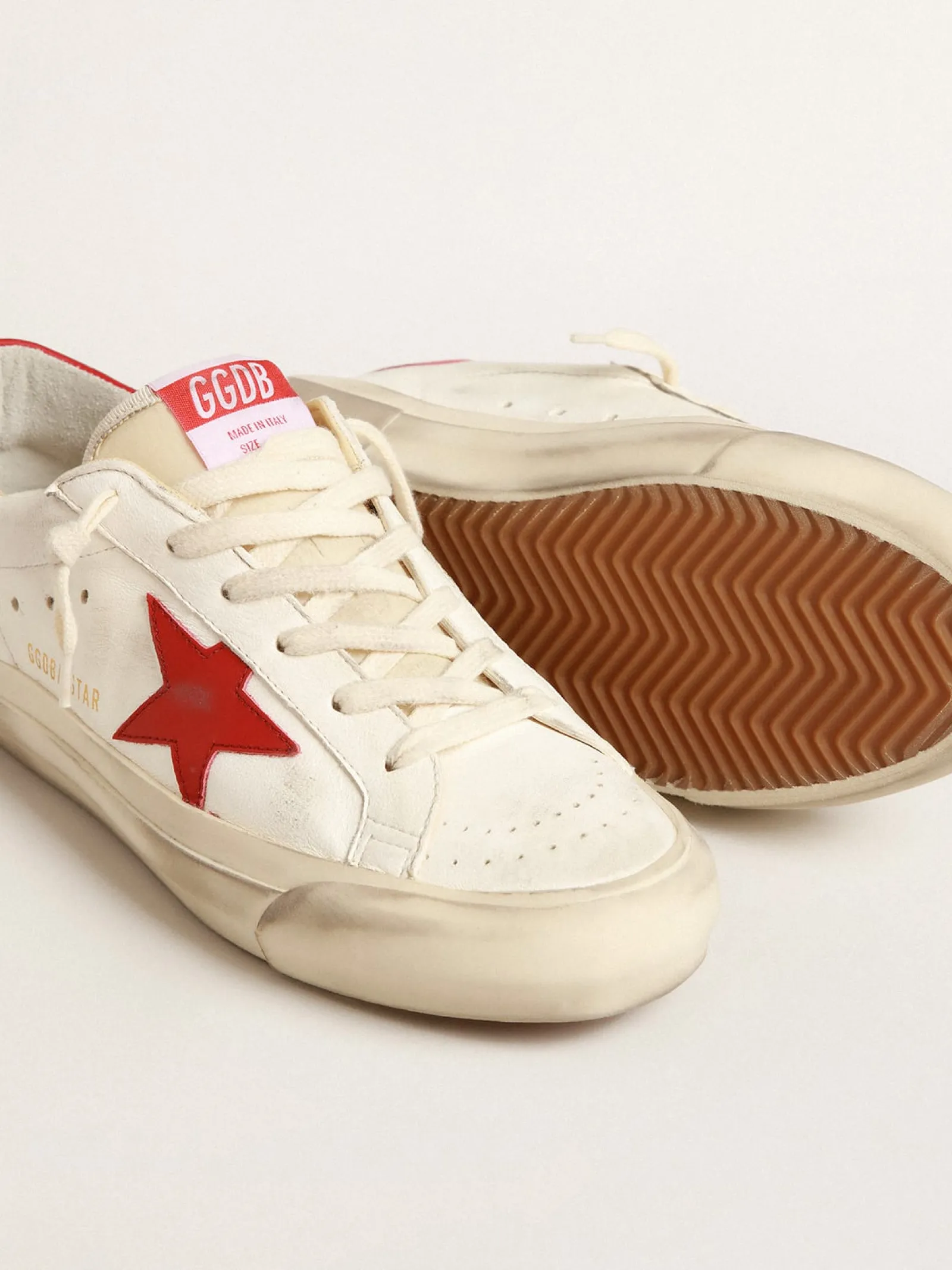Hot Golden Goose Super-Star Masculino LTD de napa com estrela e talão vermelhos Cabedal de napa branca