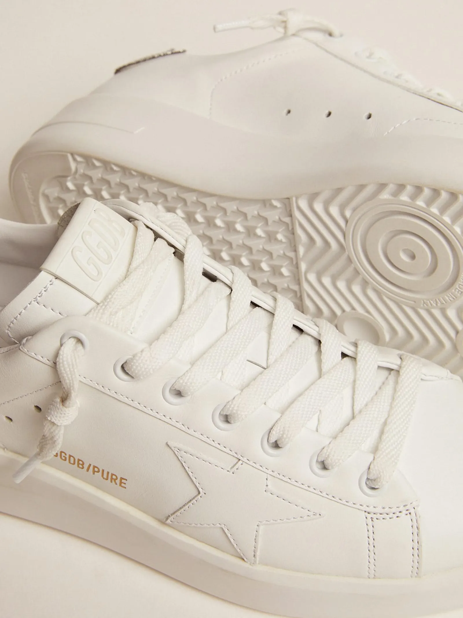 Discount Golden Goose Tênis Purestar de couro branco com talão de cristais prateados Cor: branco e prata
