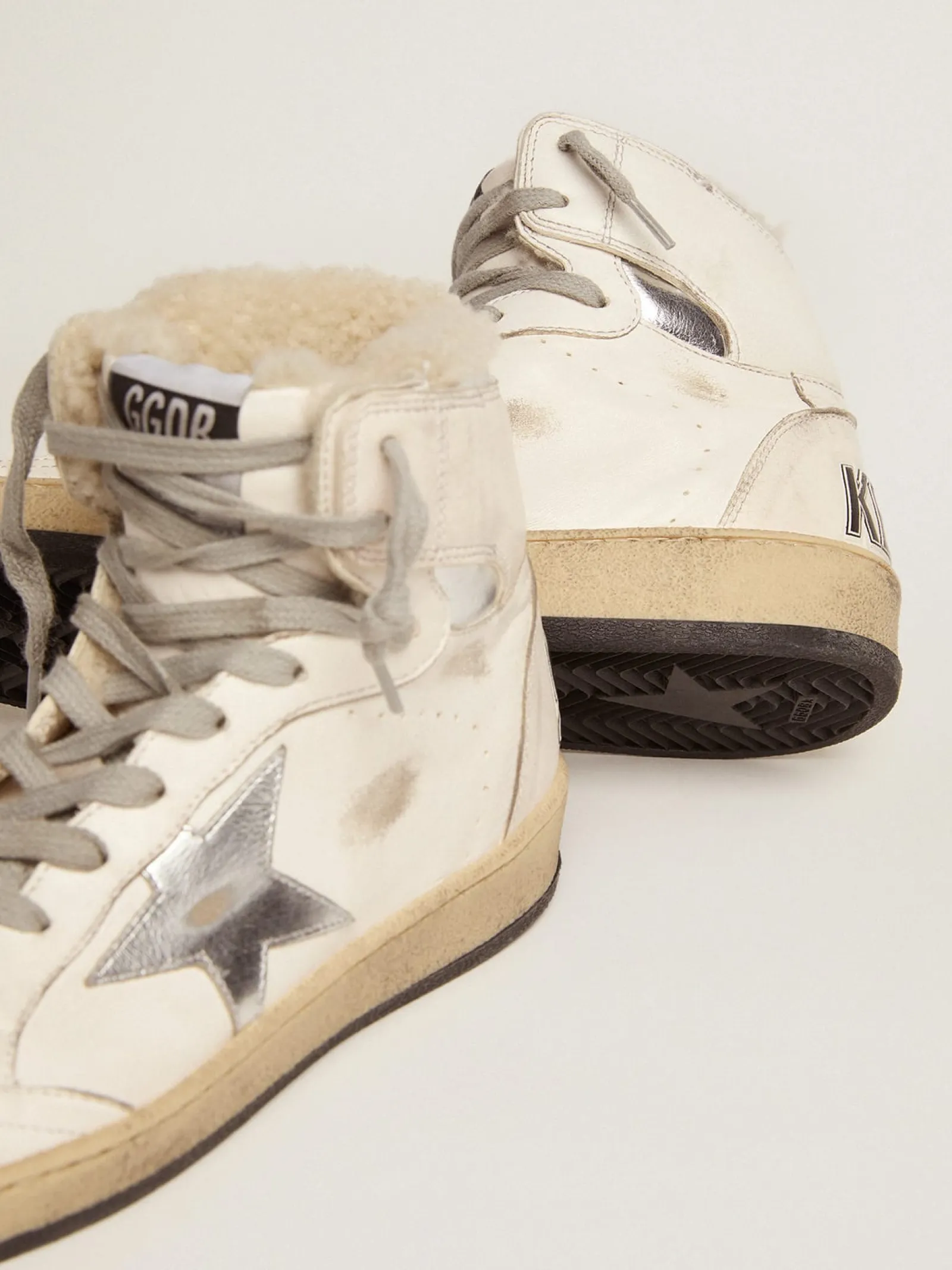 Best Golden Goose Tênis Sky-Star feminino com assinatura no tornozelo e forro de shearling Cor: branco