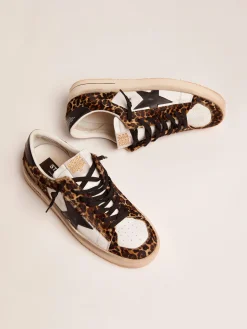 Fashion Golden Goose Tênis Stardan de couro cavalinho com estampa de leopardo e estrela preta Cabedal de couro cavalinho com estampa de leopardo e couro branco