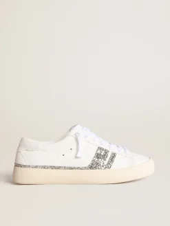 Flash Sale Golden Goose Tênis Yatay Model 1B sustentável com cabedal branco realizado em material biobaseado e Y de glitter prateado reciclado Cabedal branco realizado em Yatay B, material biobaseado derivado de fontes vegetais não alimentares